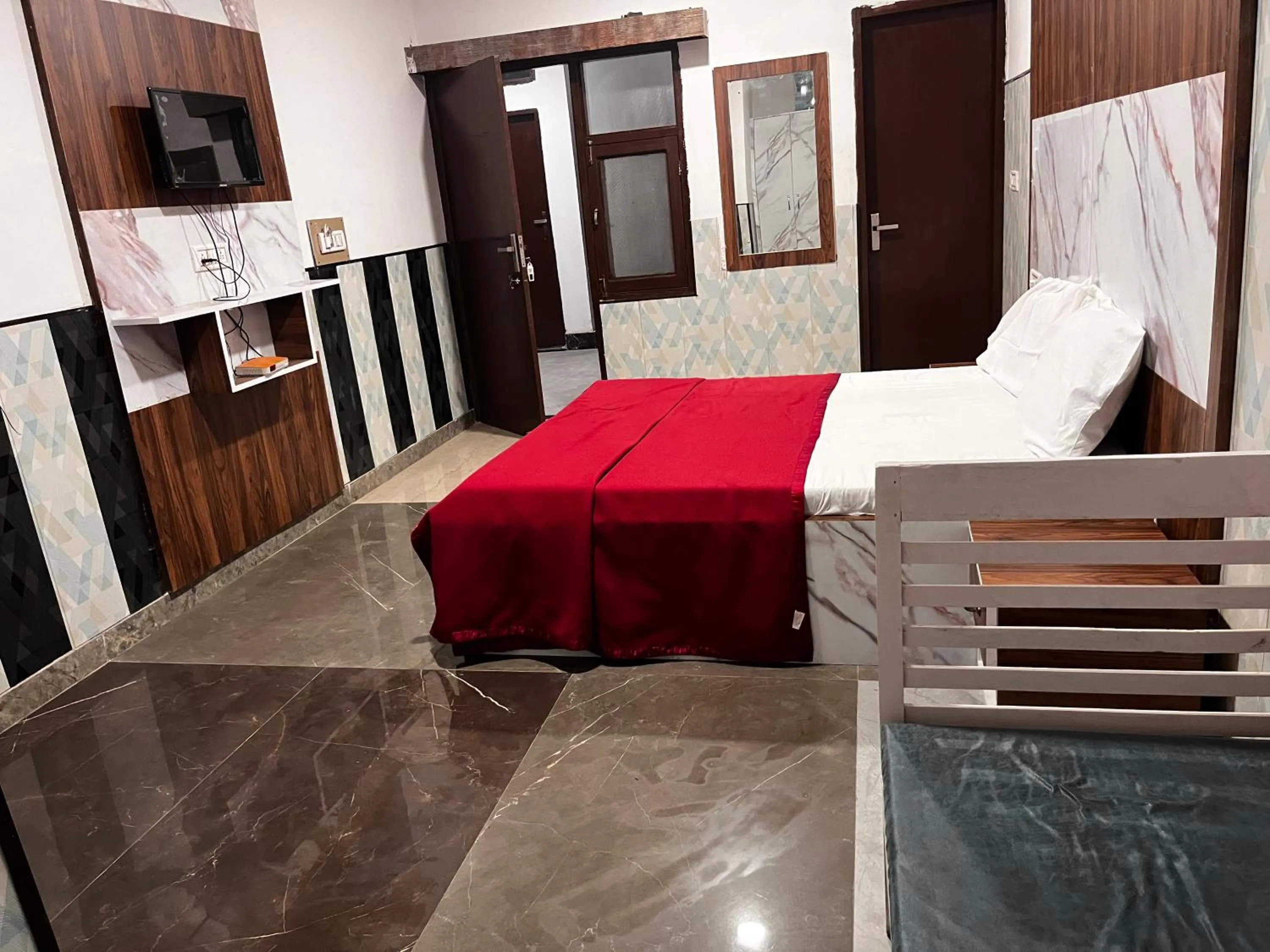 Photo of the whole room, Bed in Hotel Green