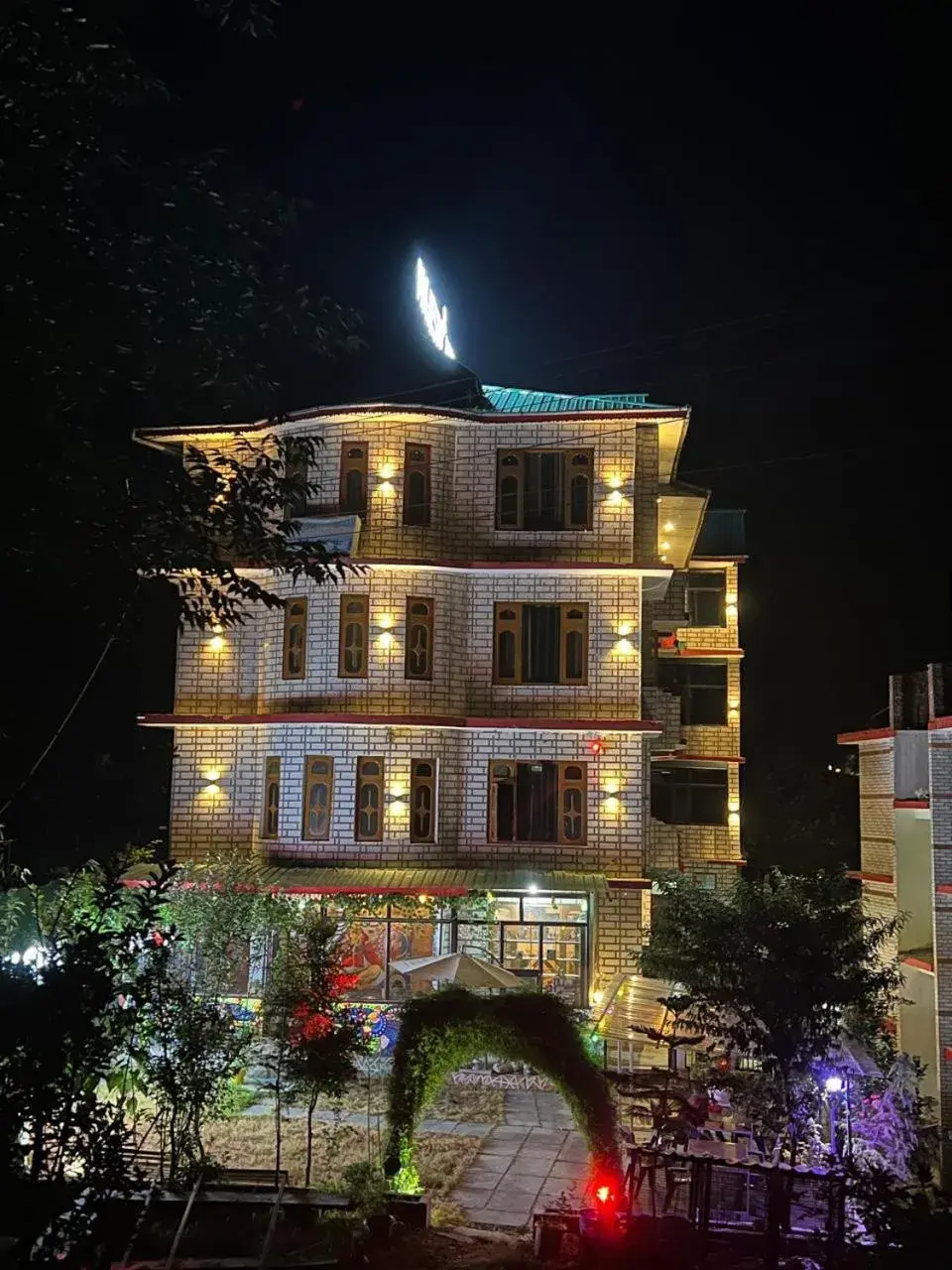 Majestic Mountain Bhaiji Guest House Majestic Mountain Bhaiji Guest House
