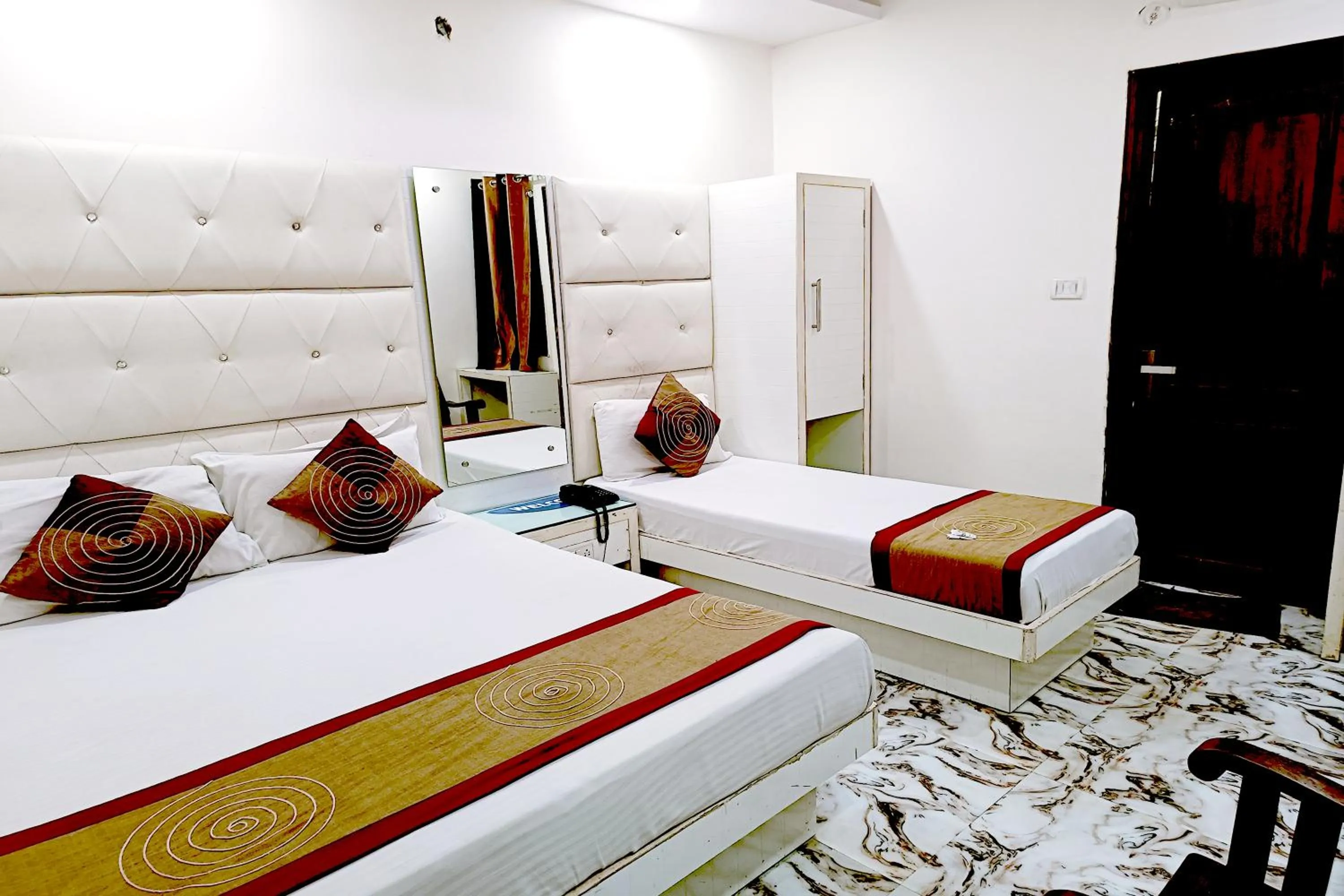 Bedroom, Bed in Hotel Crystal Deluxe at New Delhi Railway Station