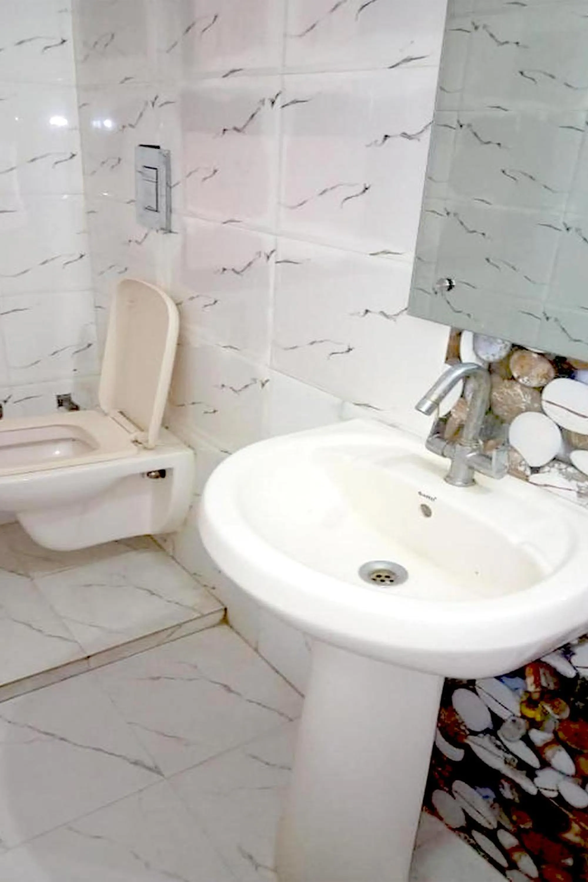 Bathroom in Hotel Crystal Deluxe at New Delhi Railway Station