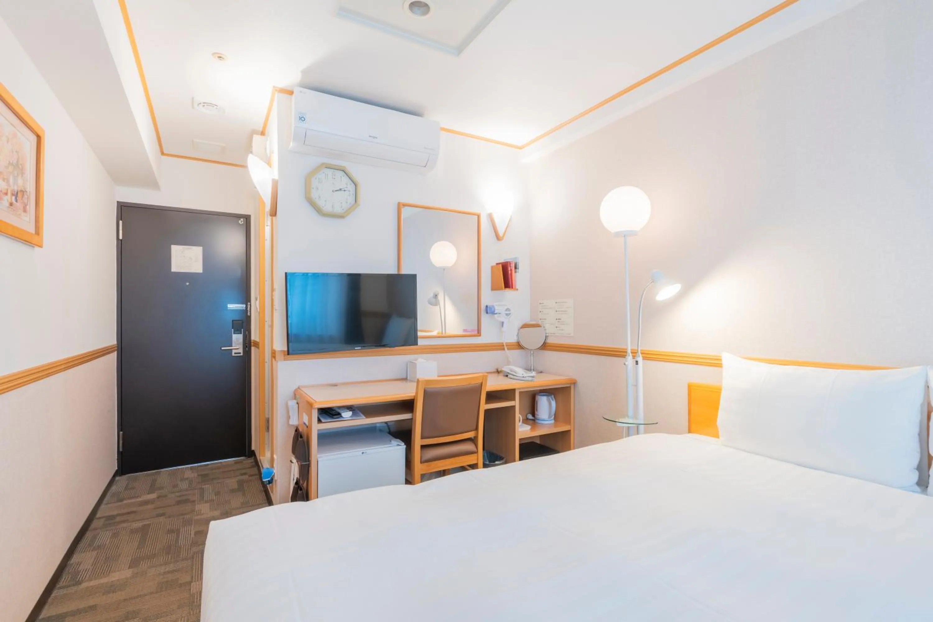 Bed in Toyoko Inn Busan Station No.1