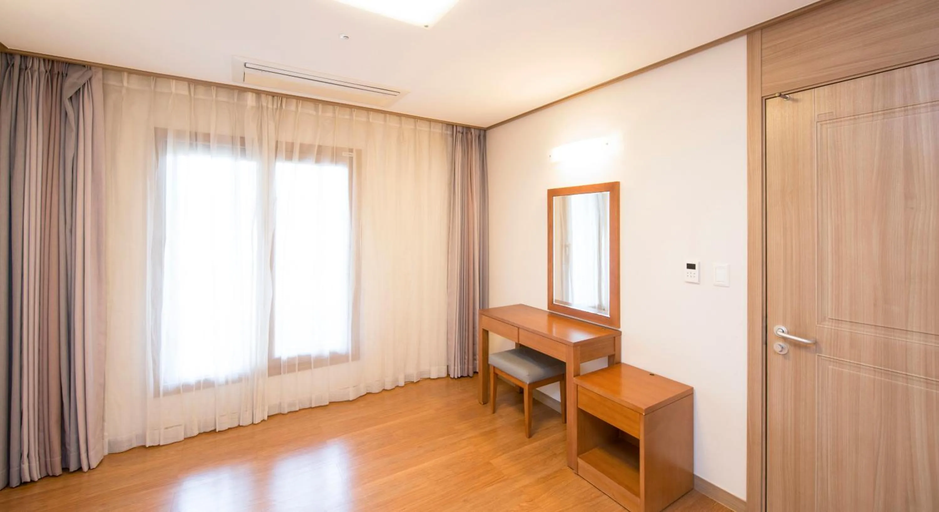 Photo of the whole room in Holiday Inn & Suites Alpensia Pyeongchang Suites by IHG