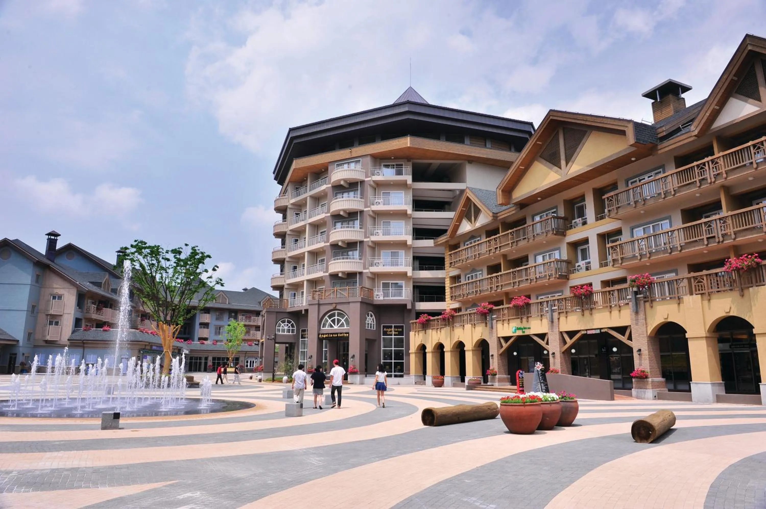 Property building in Holiday Inn & Suites Alpensia Pyeongchang Suites by IHG