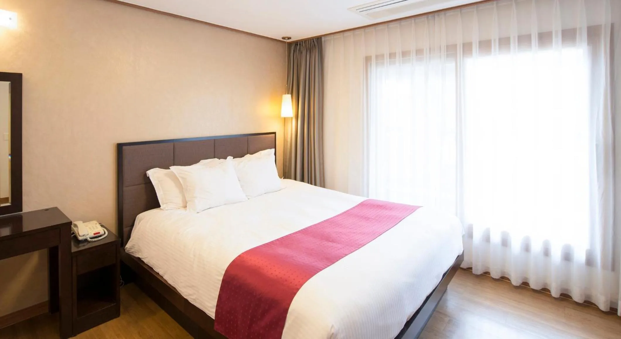 Photo of the whole room, Bed in Holiday Inn & Suites Alpensia Pyeongchang Suites by IHG