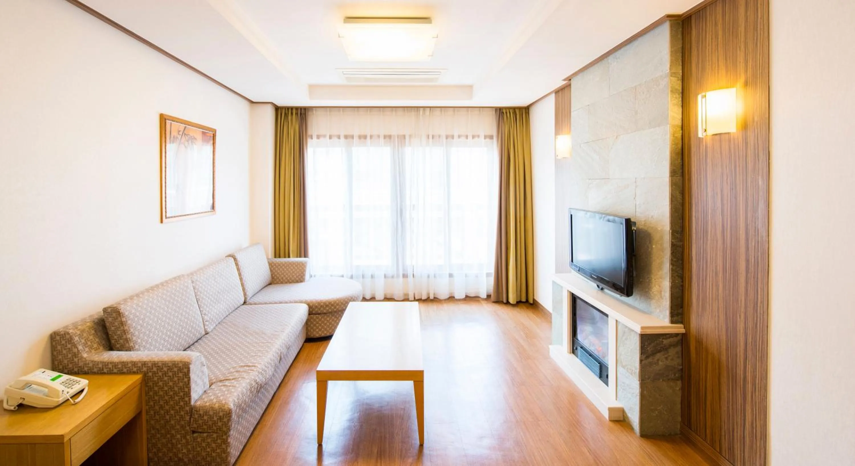 Photo of the whole room in Holiday Inn & Suites Alpensia Pyeongchang Suites by IHG