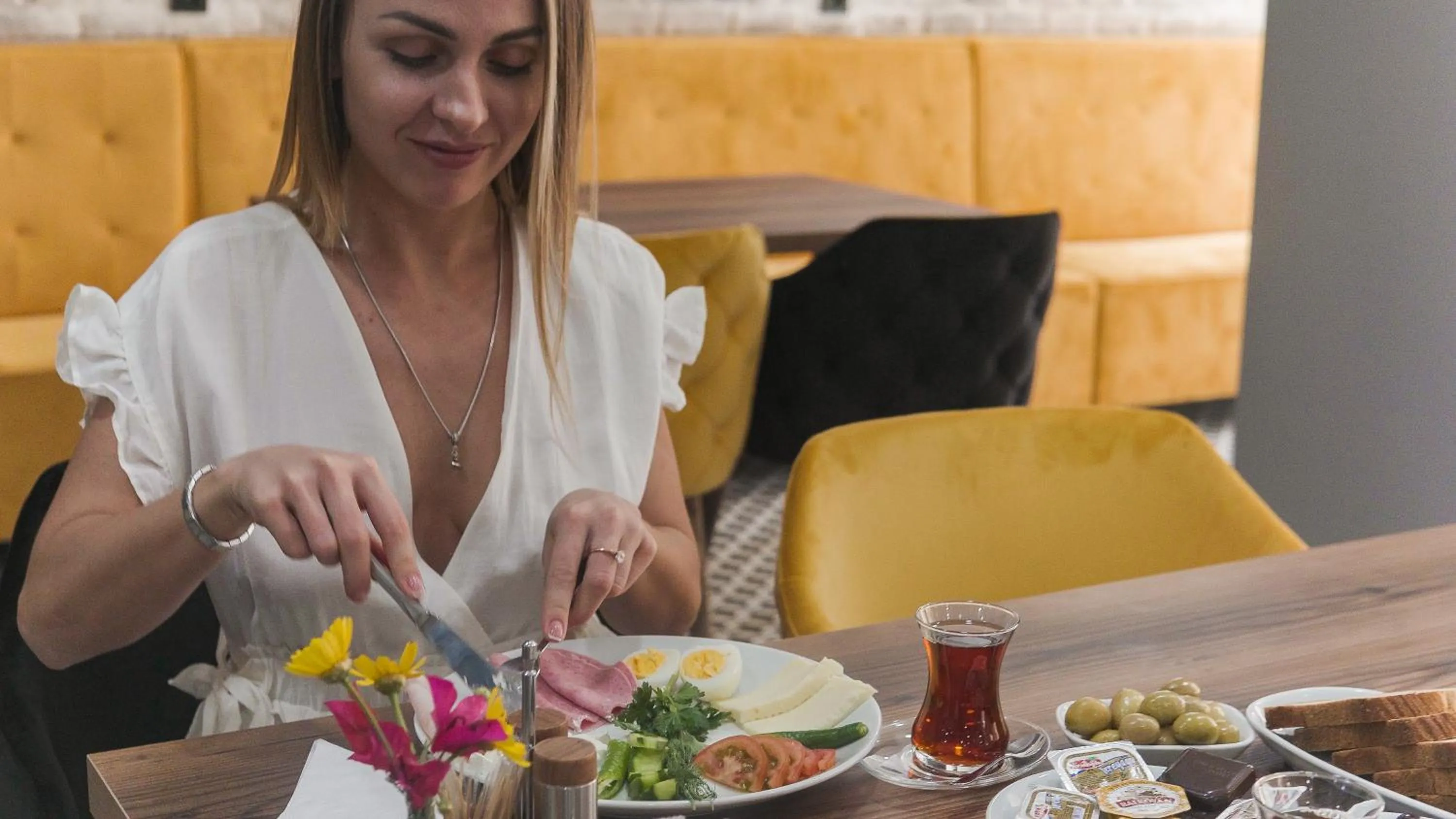 Restaurant/places to eat in Lorem Hotel