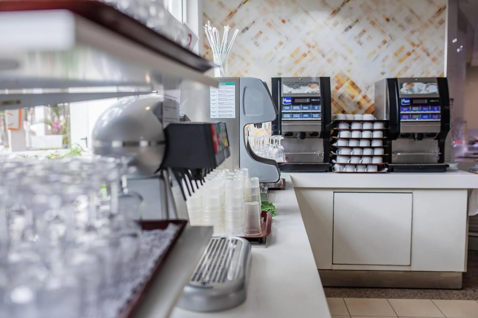 Restaurant/places to eat in Servatur Waikiki