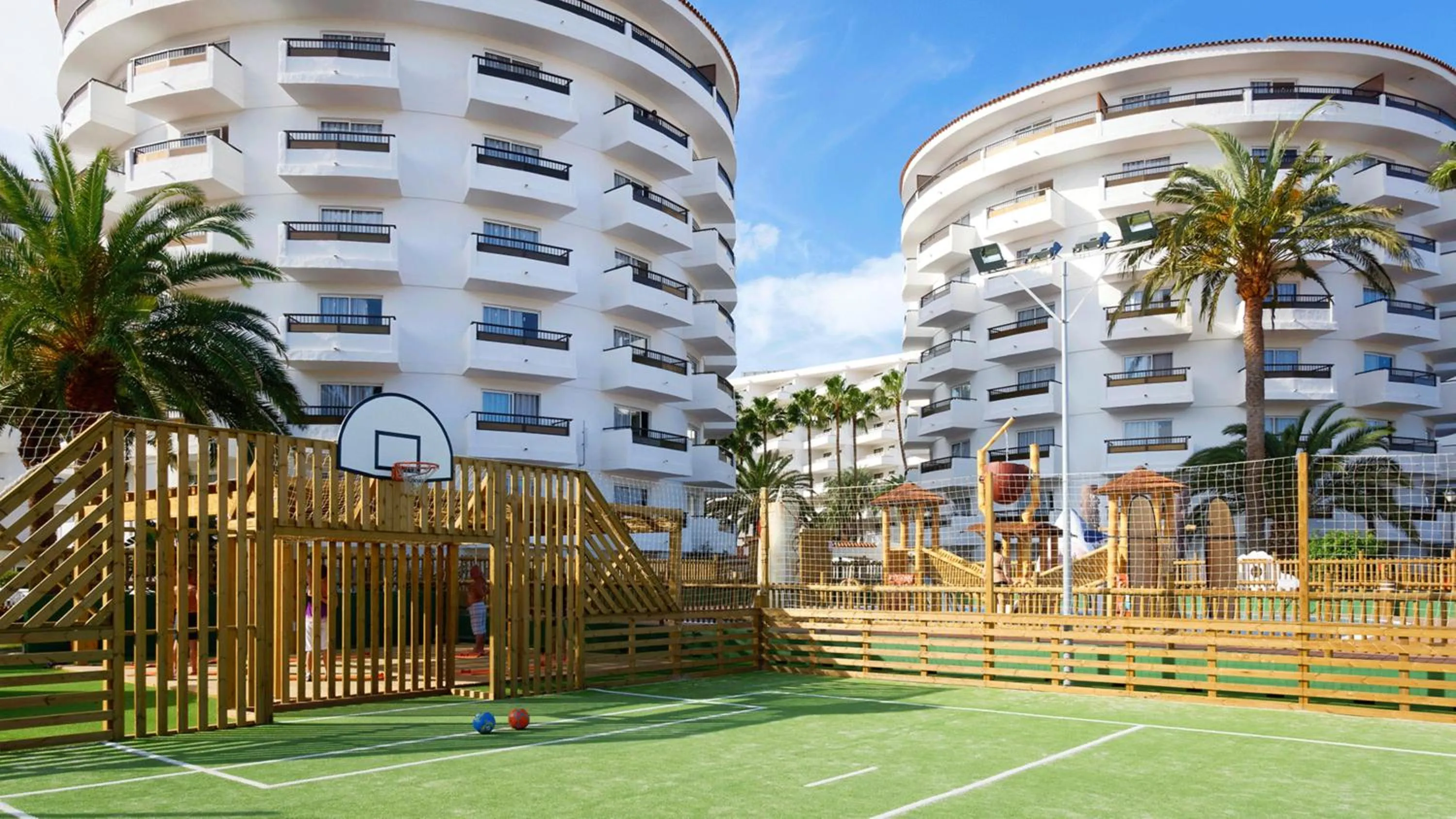 Activities in Servatur Waikiki