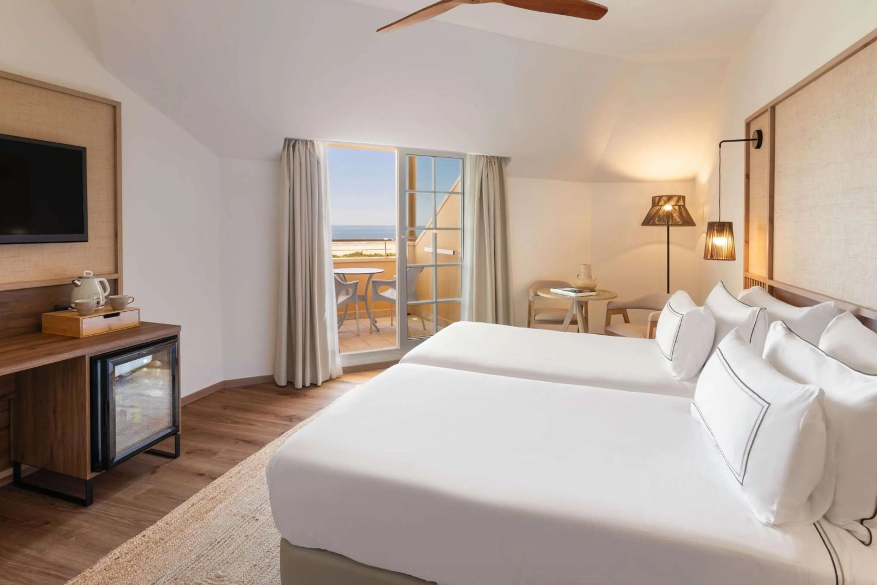 Bedroom, Bed in Meliá Isla Canela