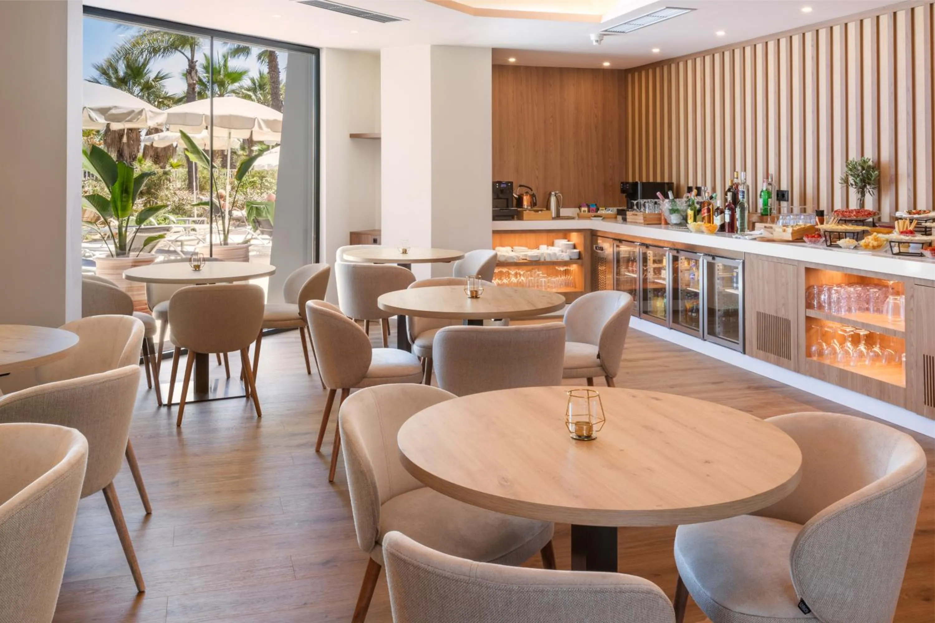 Restaurant/places to eat in Meliá Isla Canela
