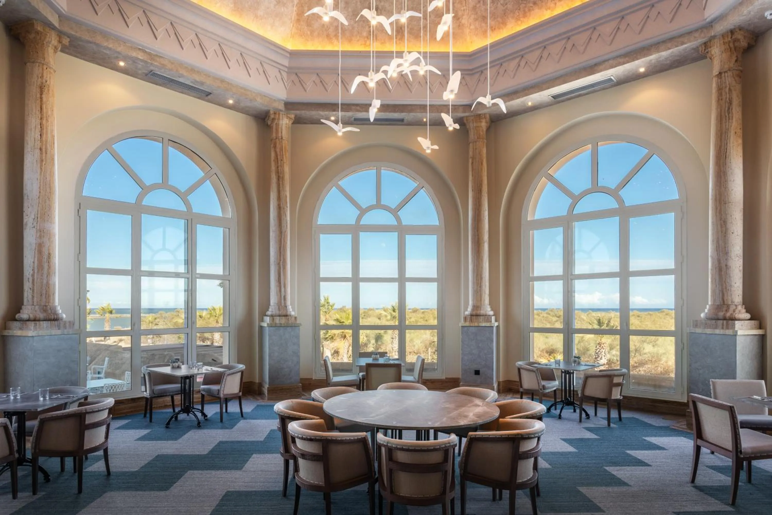 Restaurant/places to eat in Meliá Isla Canela