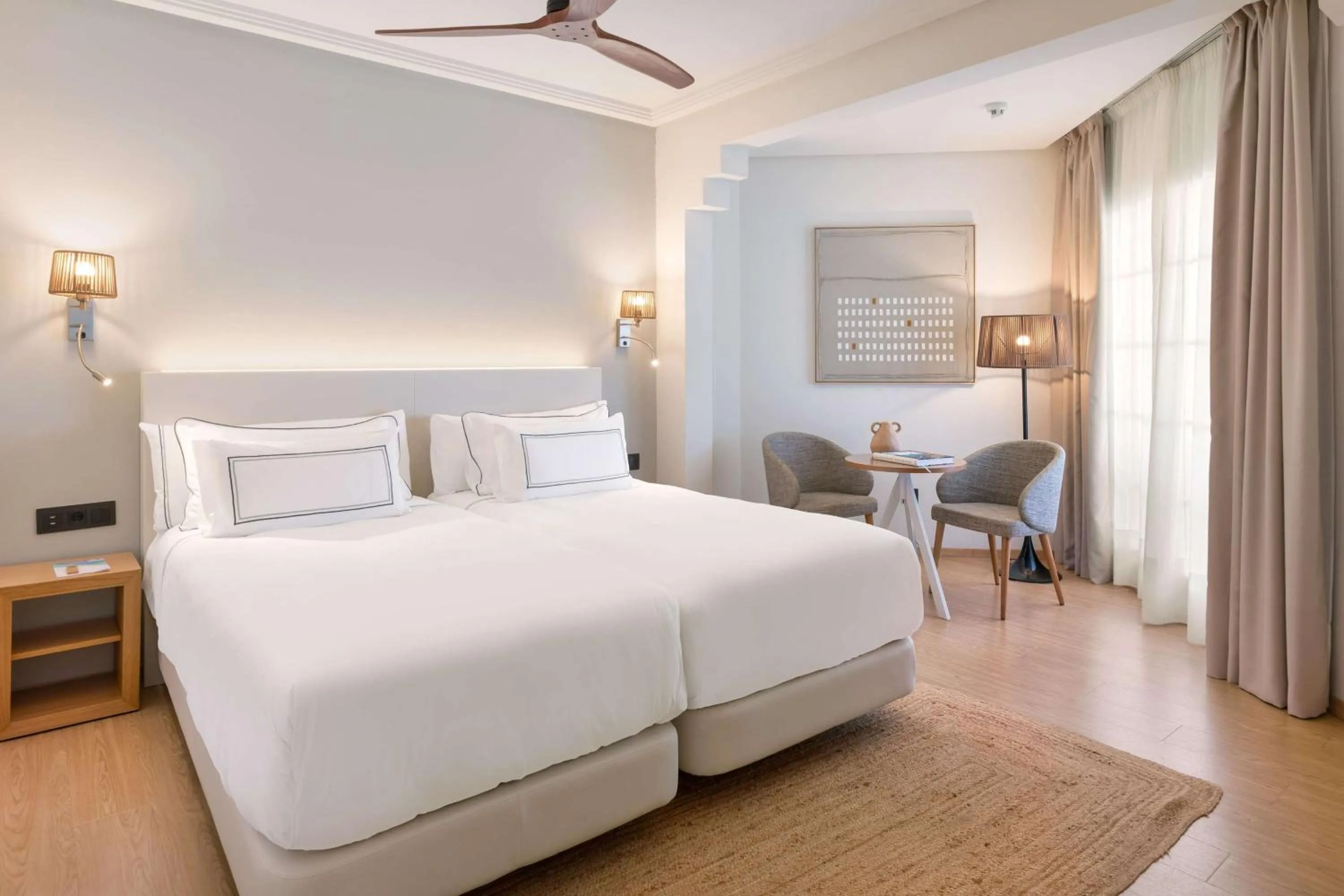 Bedroom, Bed in Meliá Isla Canela