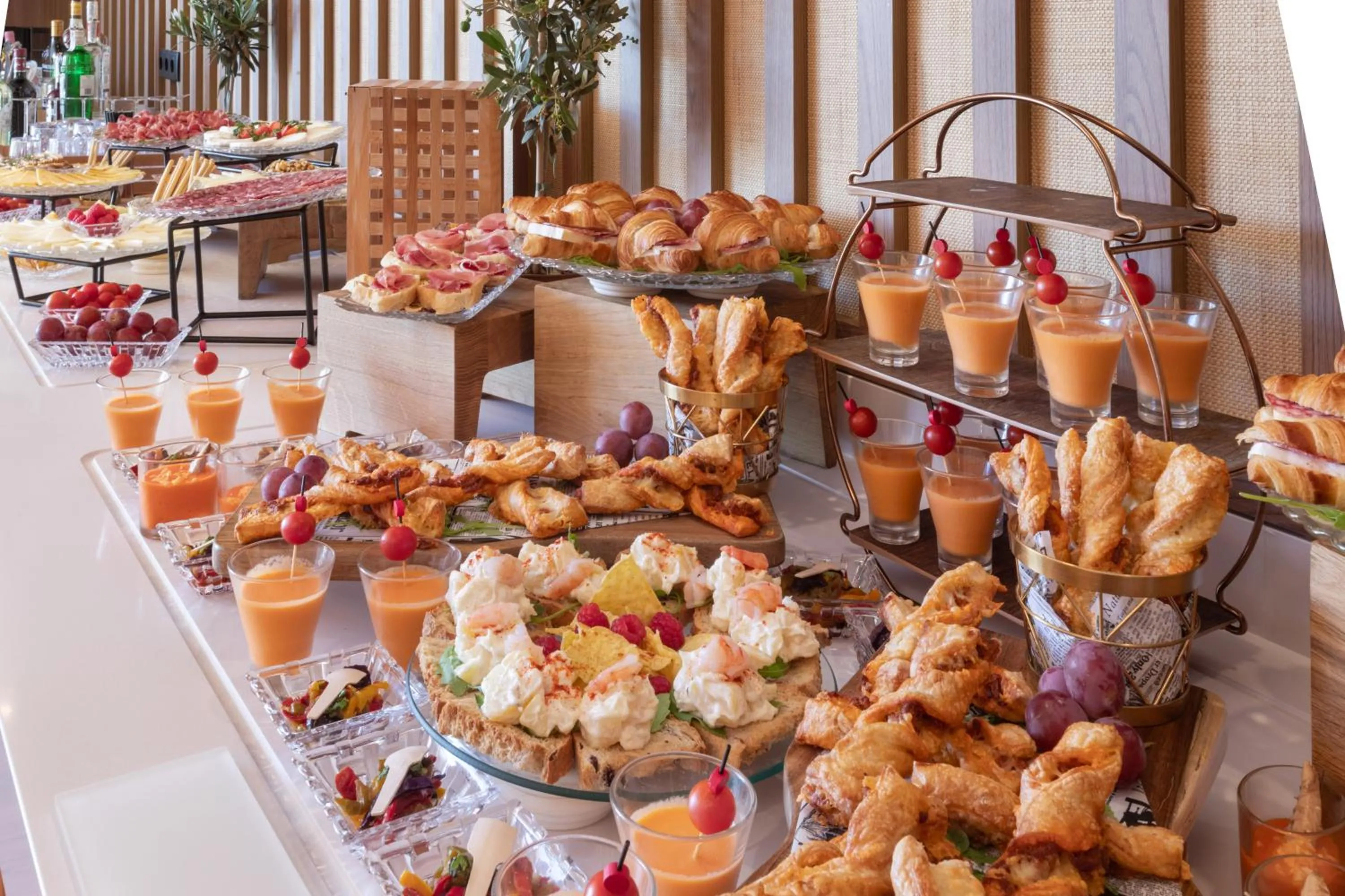 Food and drinks in Meliá Isla Canela