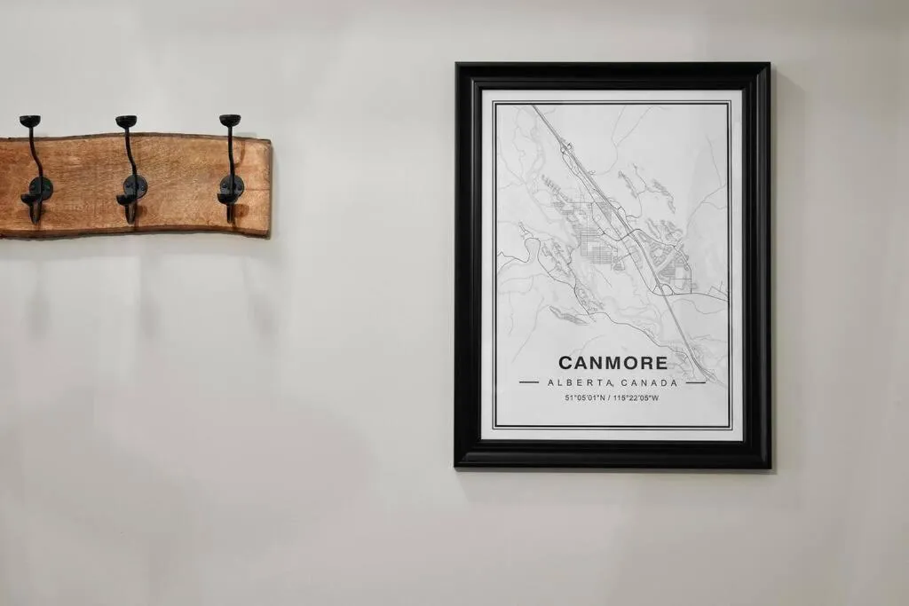 Newly Renovated Grizzly Lodge, Spacious 3BR 2BA with open pool, hot tub