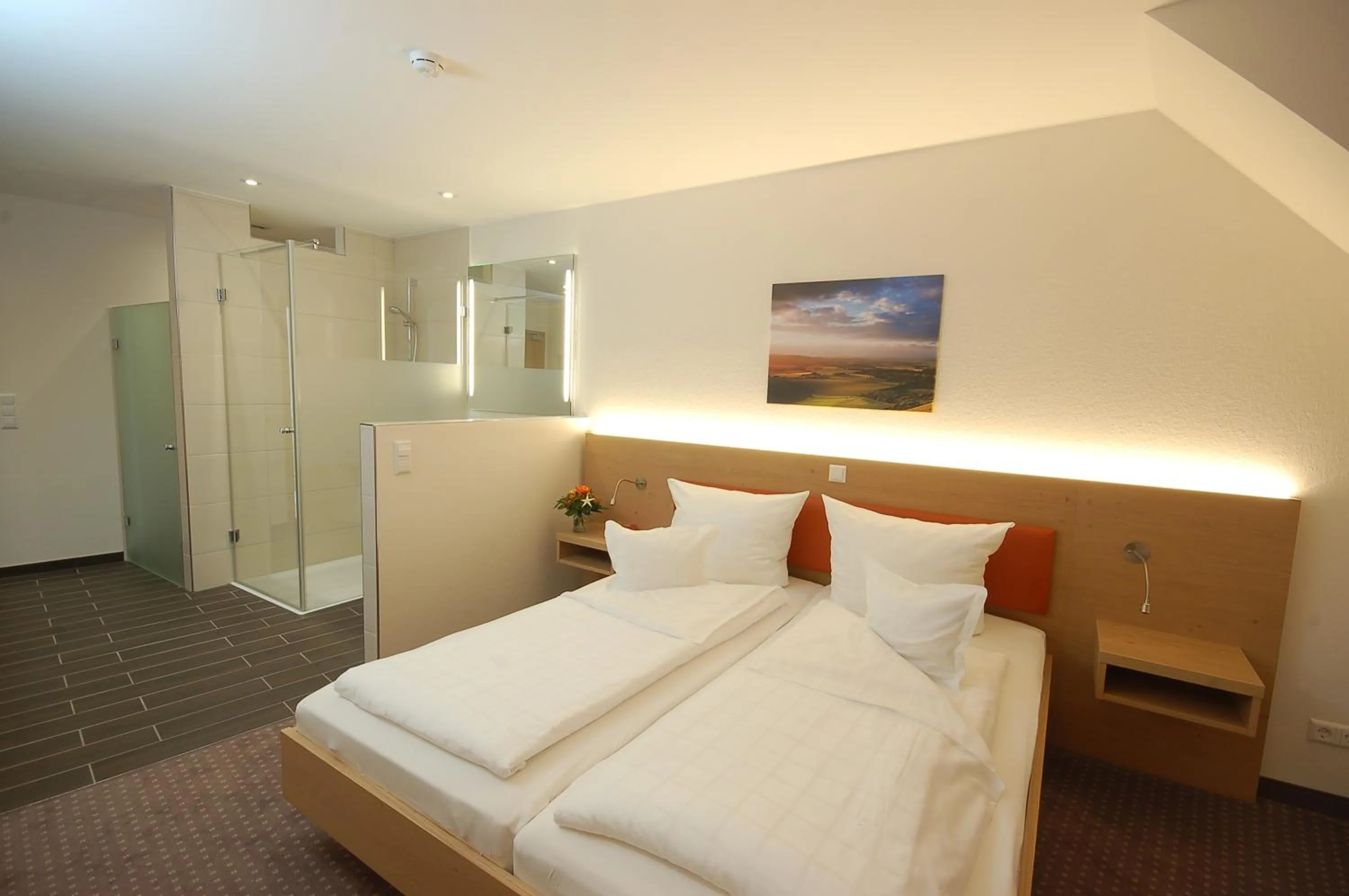 Photo of the whole room, Bed in Landhotel Behre