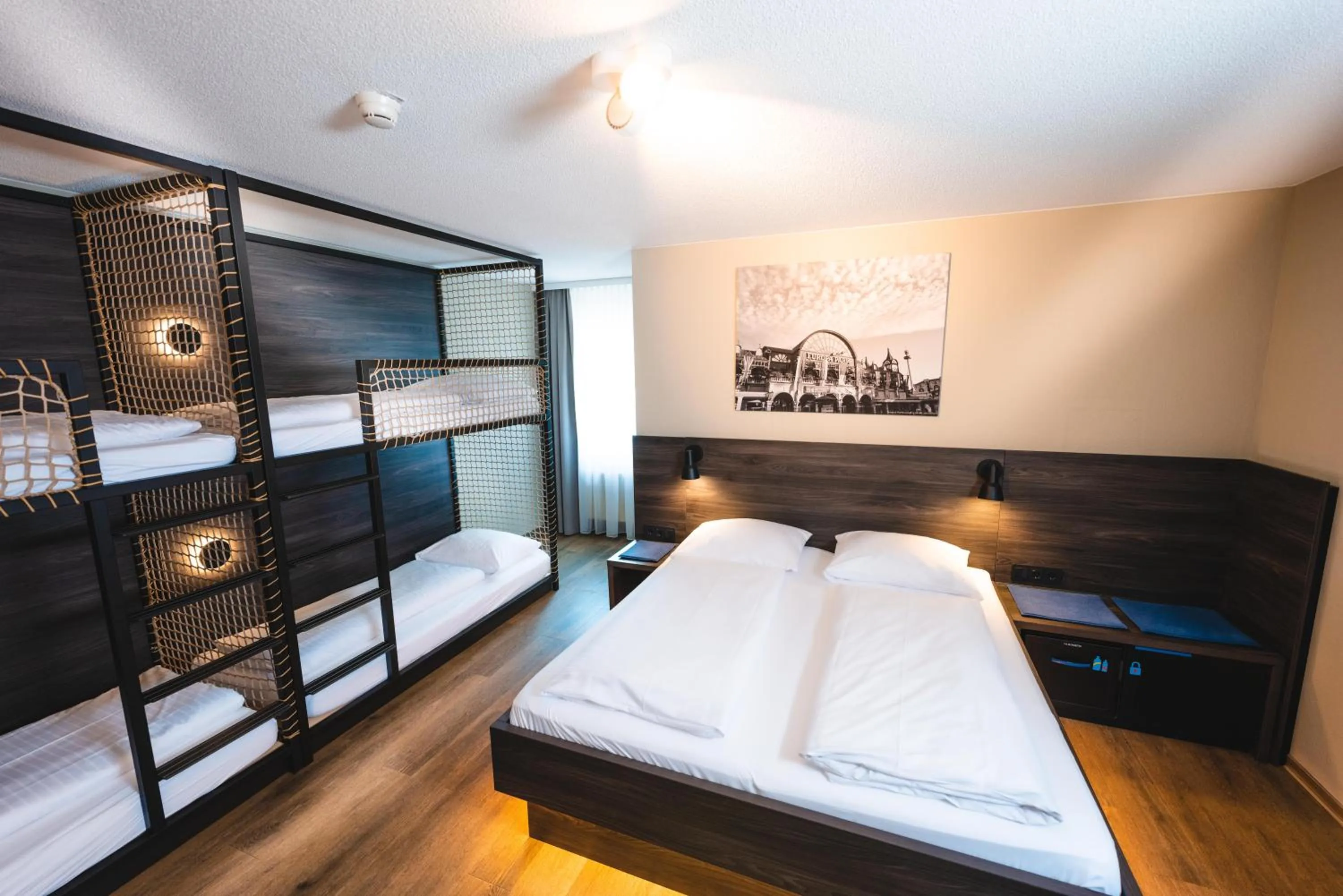 Photo of the whole room, Bed in Hotel am Park