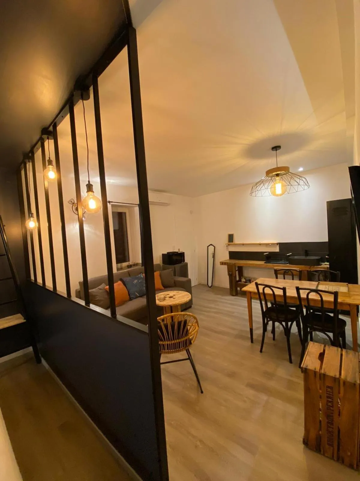 Seating area in CHARMES EN VILLE Le Charme Poétique