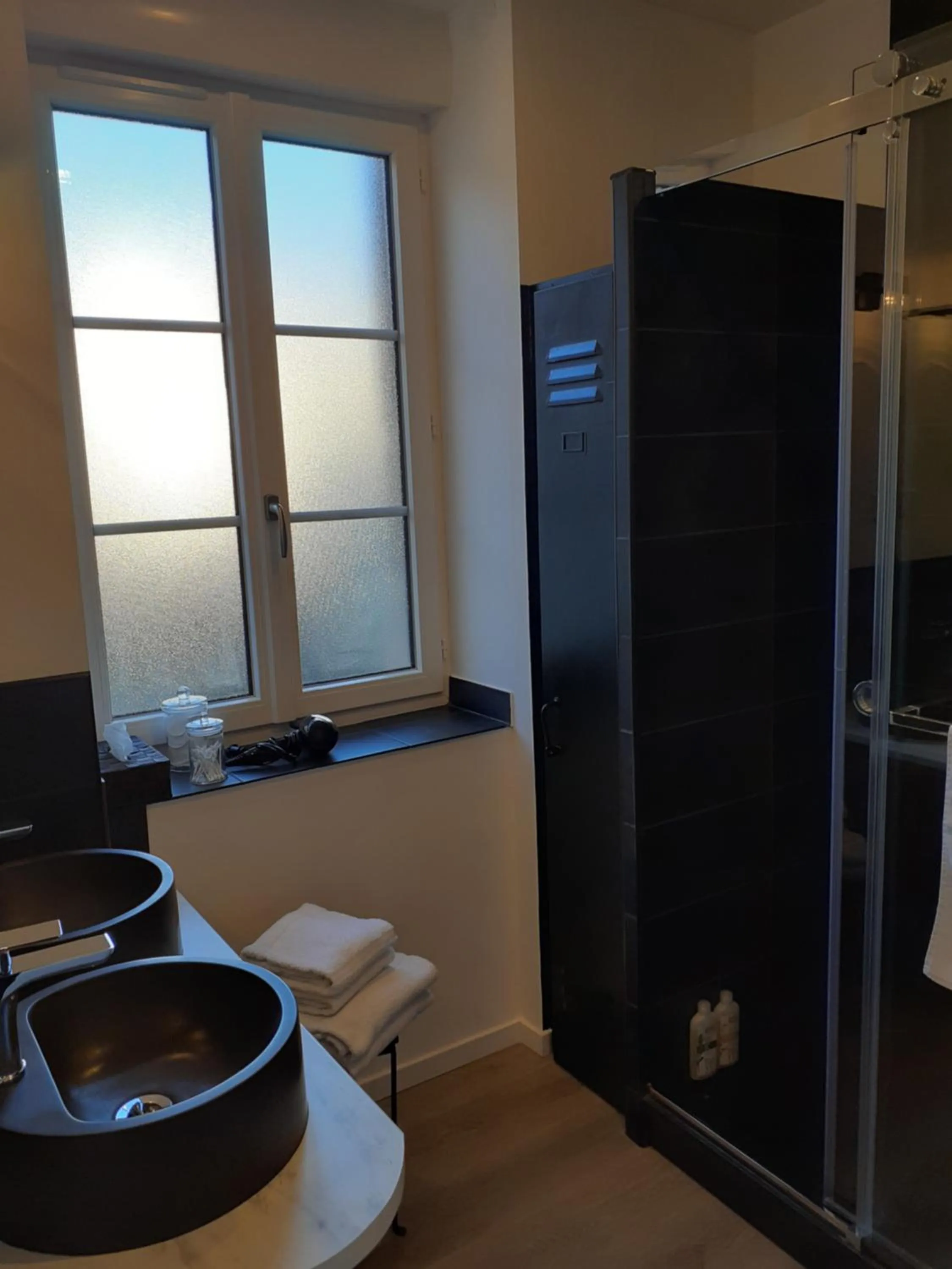 Bathroom in CHARMES EN VILLE Le Charme Poétique