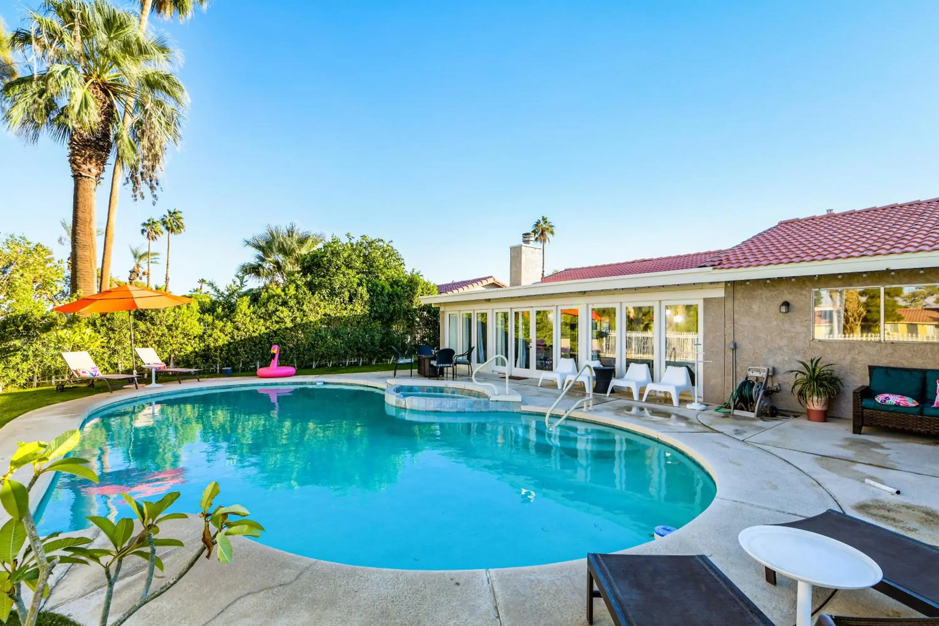 Four-Bedroom Vacation Home in Desert Pool House: Sun, Swim, Sip & Stay Four-Bedroom Vacation Home in Desert Pool House: Sun, Swim, Sip & Stay