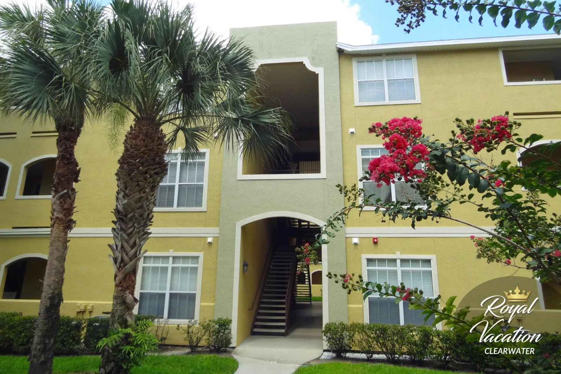 Property building in Royal Tropical at Avalon Clearwater - Pool & Free Parking - 10 Min Drive to Clearwater Beach