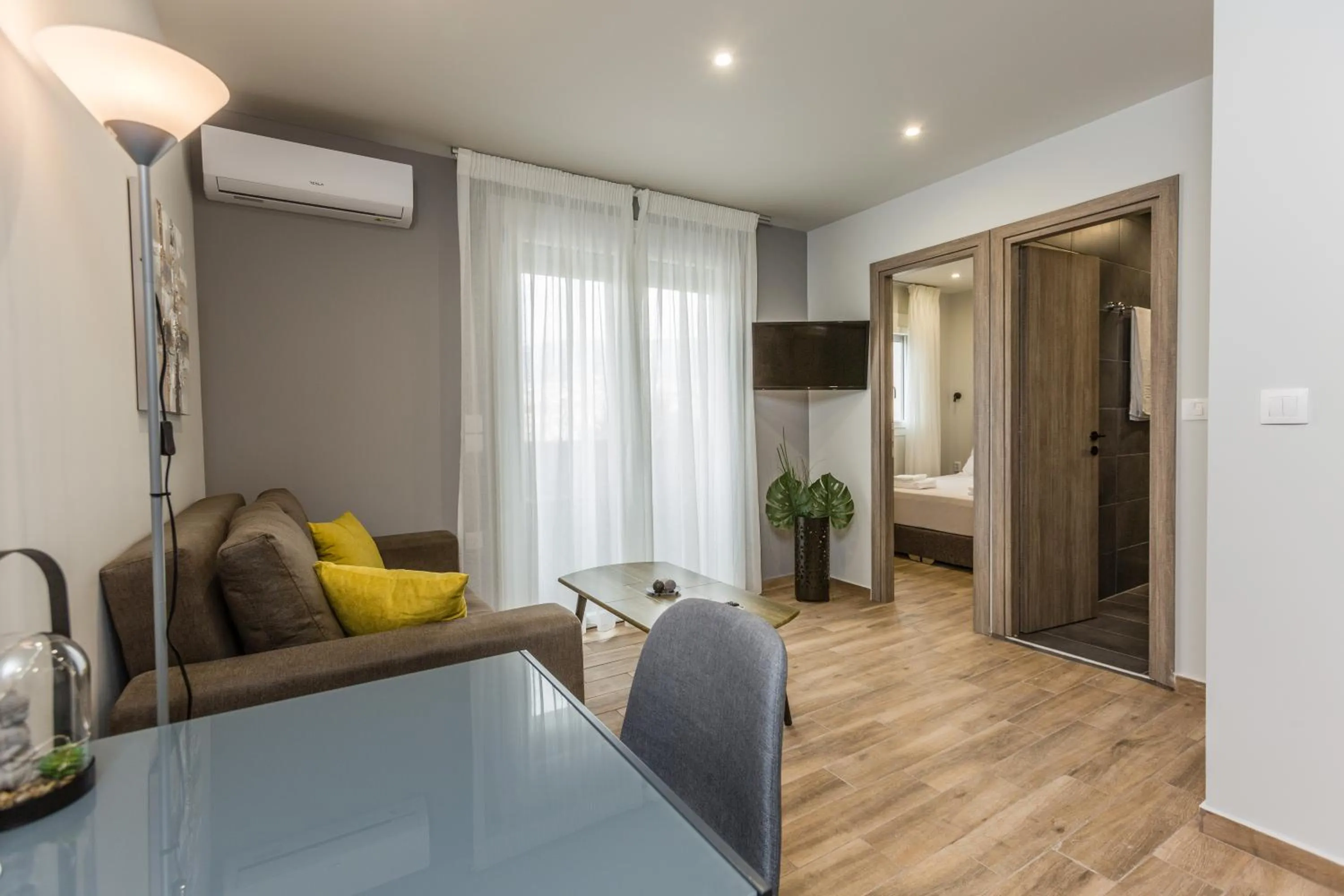 TV and multimedia in Raise Athens Metro Apartments