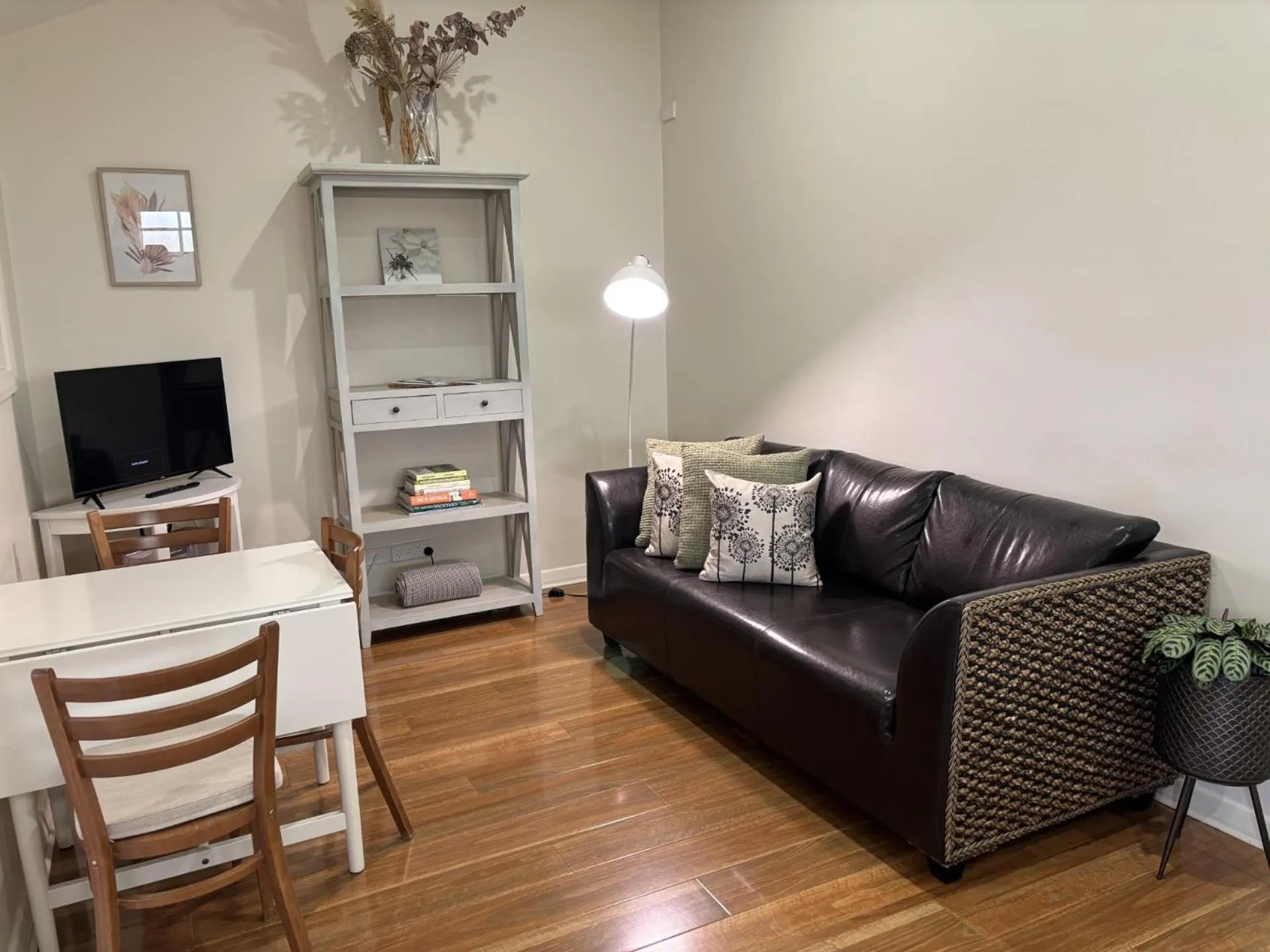 TV and multimedia in 1839 Cottages