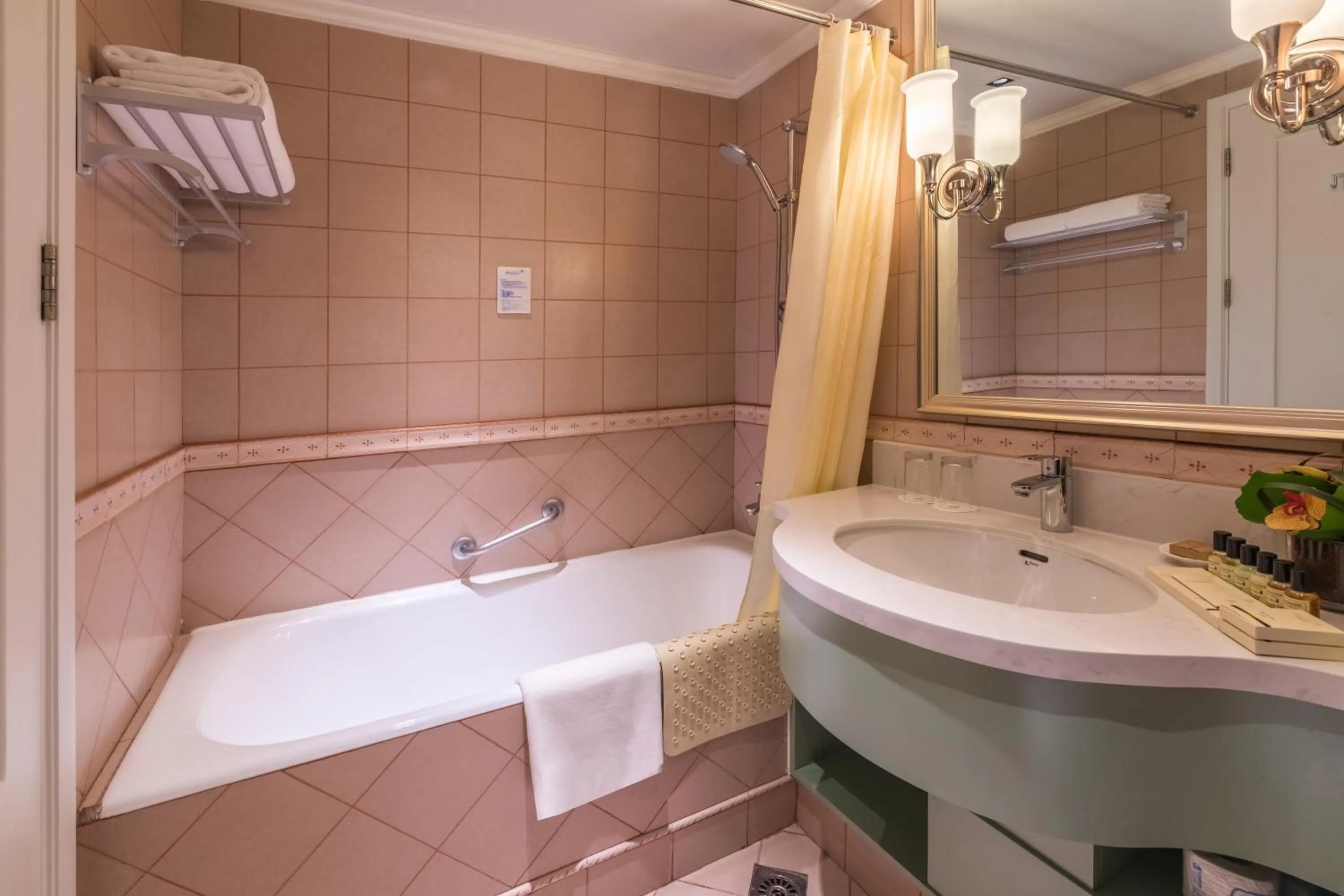 Bathroom in Green Court Residence City Center, Shanghai