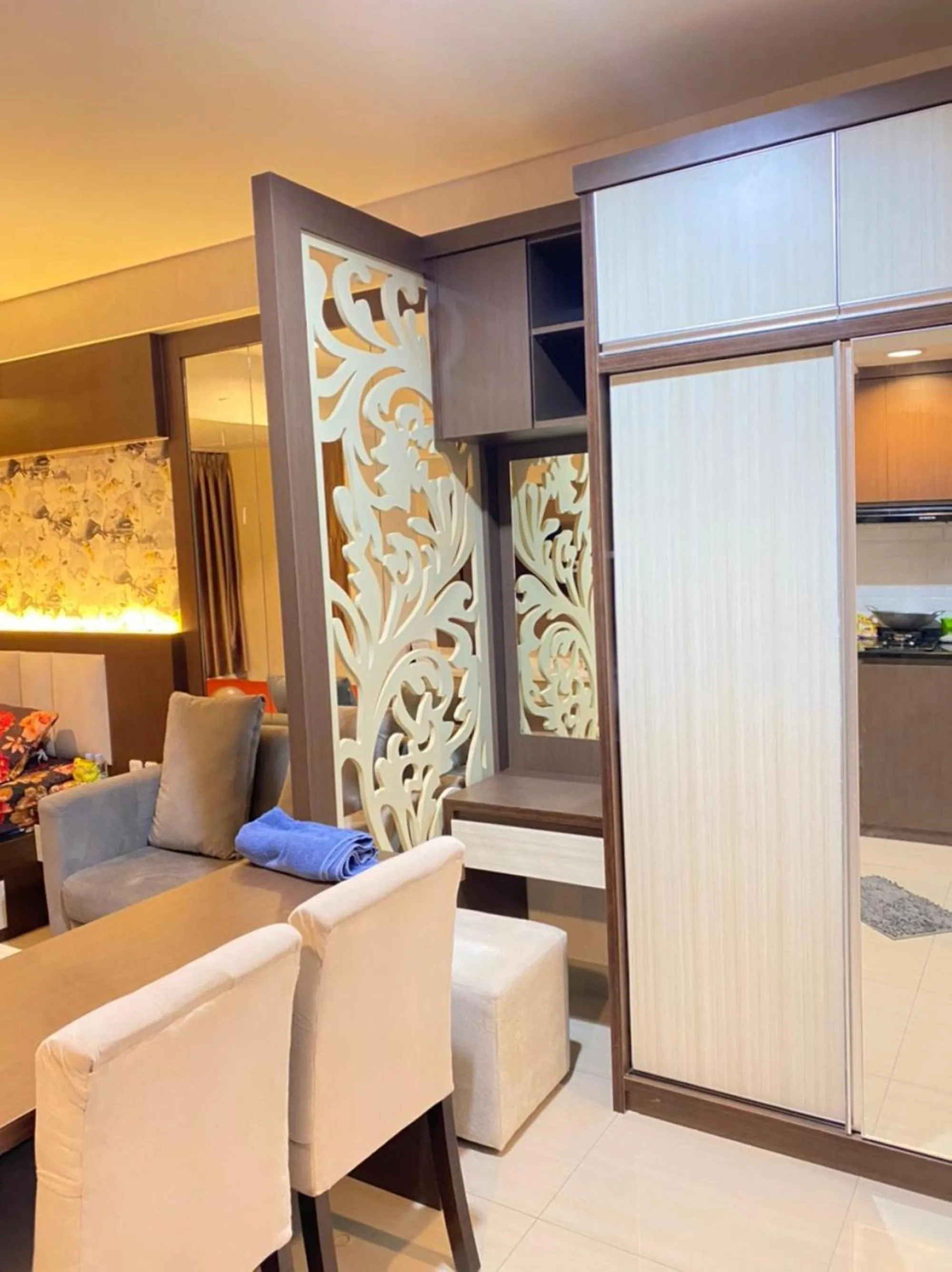 Living room in Grand Kamala Lagoon by Veeroom