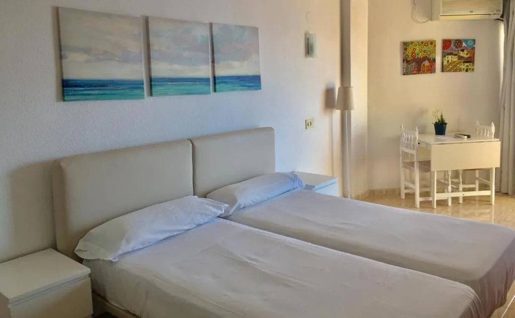 Bed in Apal Chinasol Estudios