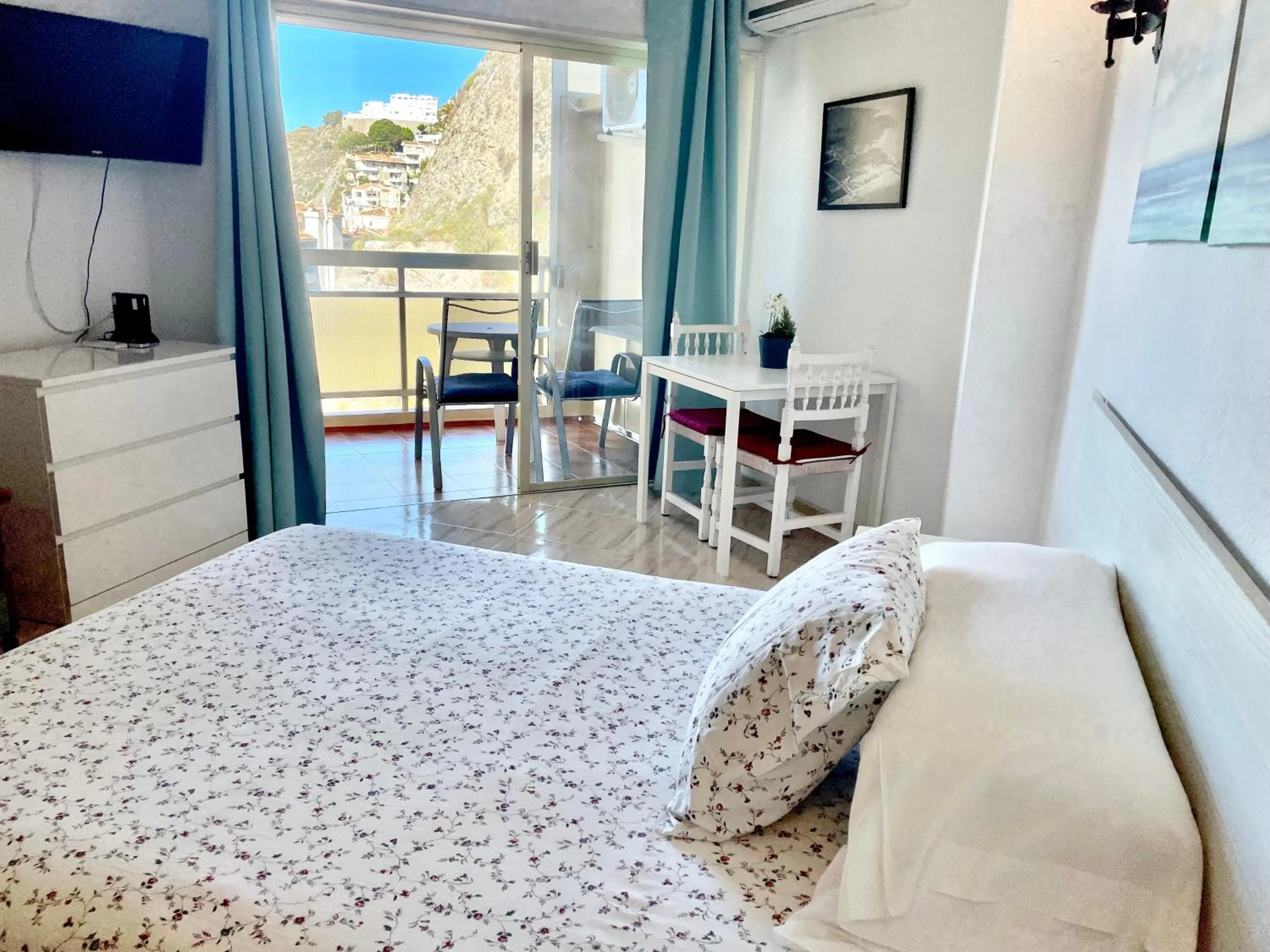 Bed in Apal Chinasol Estudios