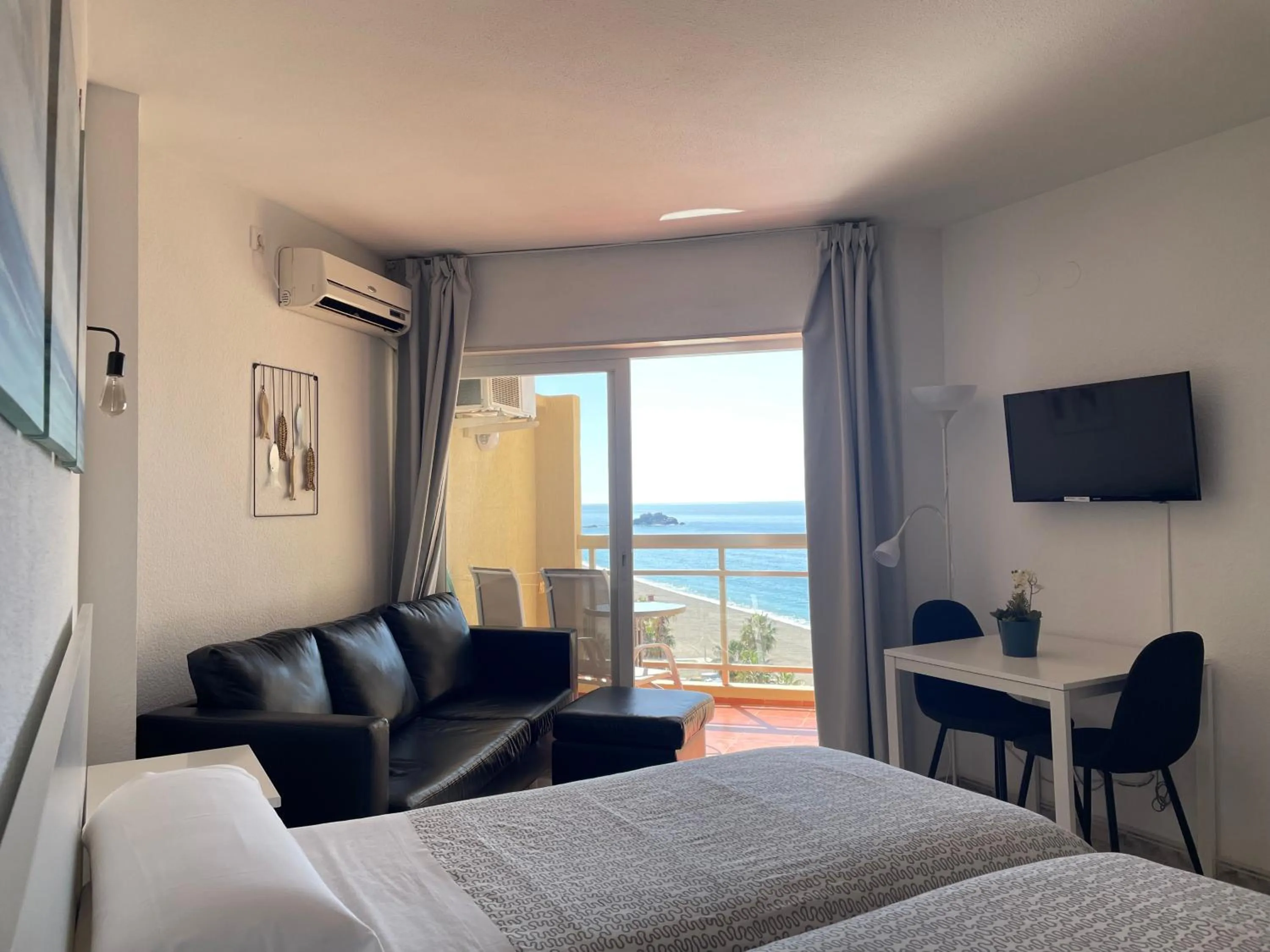 Bed in Apal Chinasol Estudios