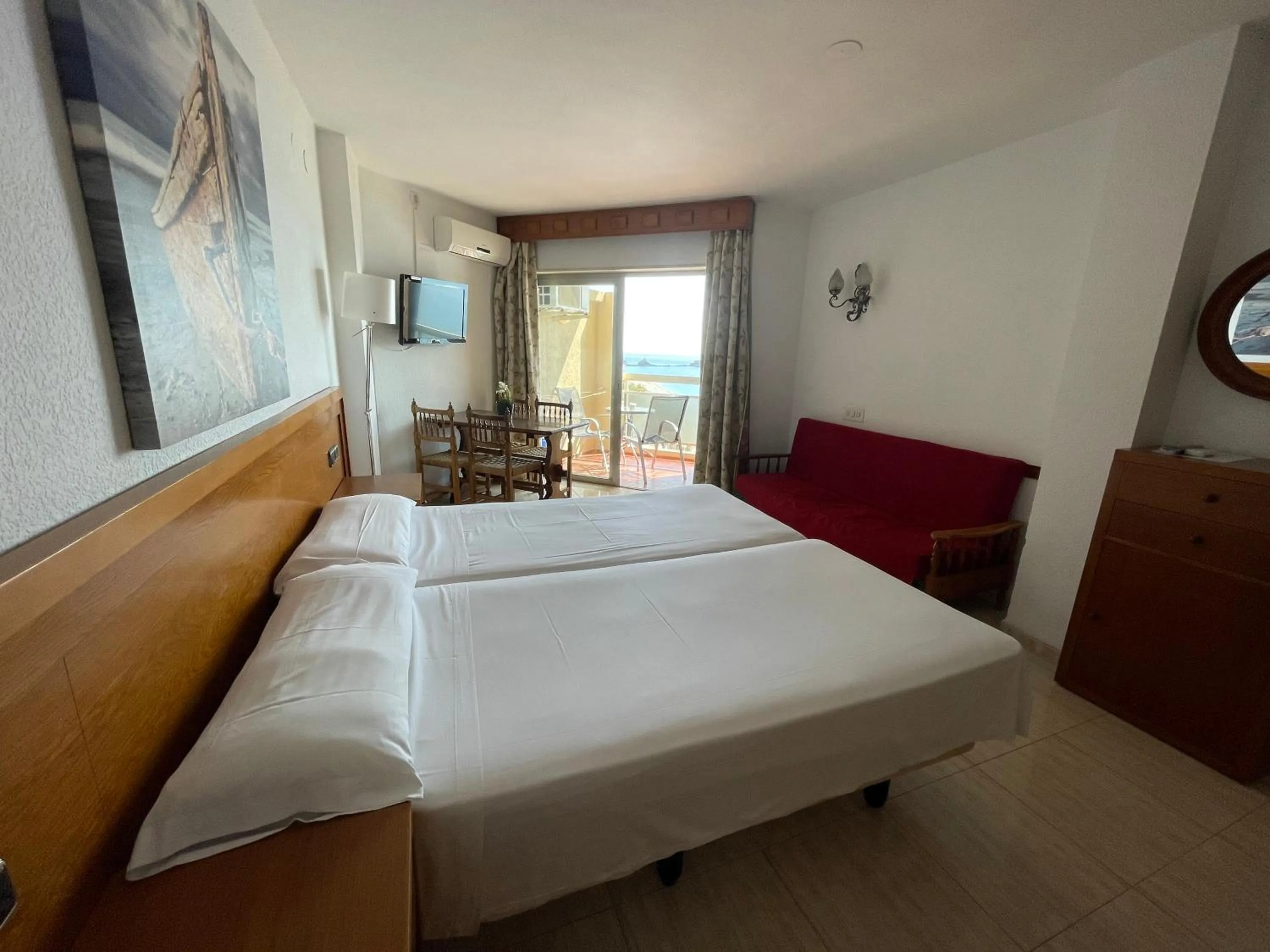 Bed in Apal Chinasol Estudios