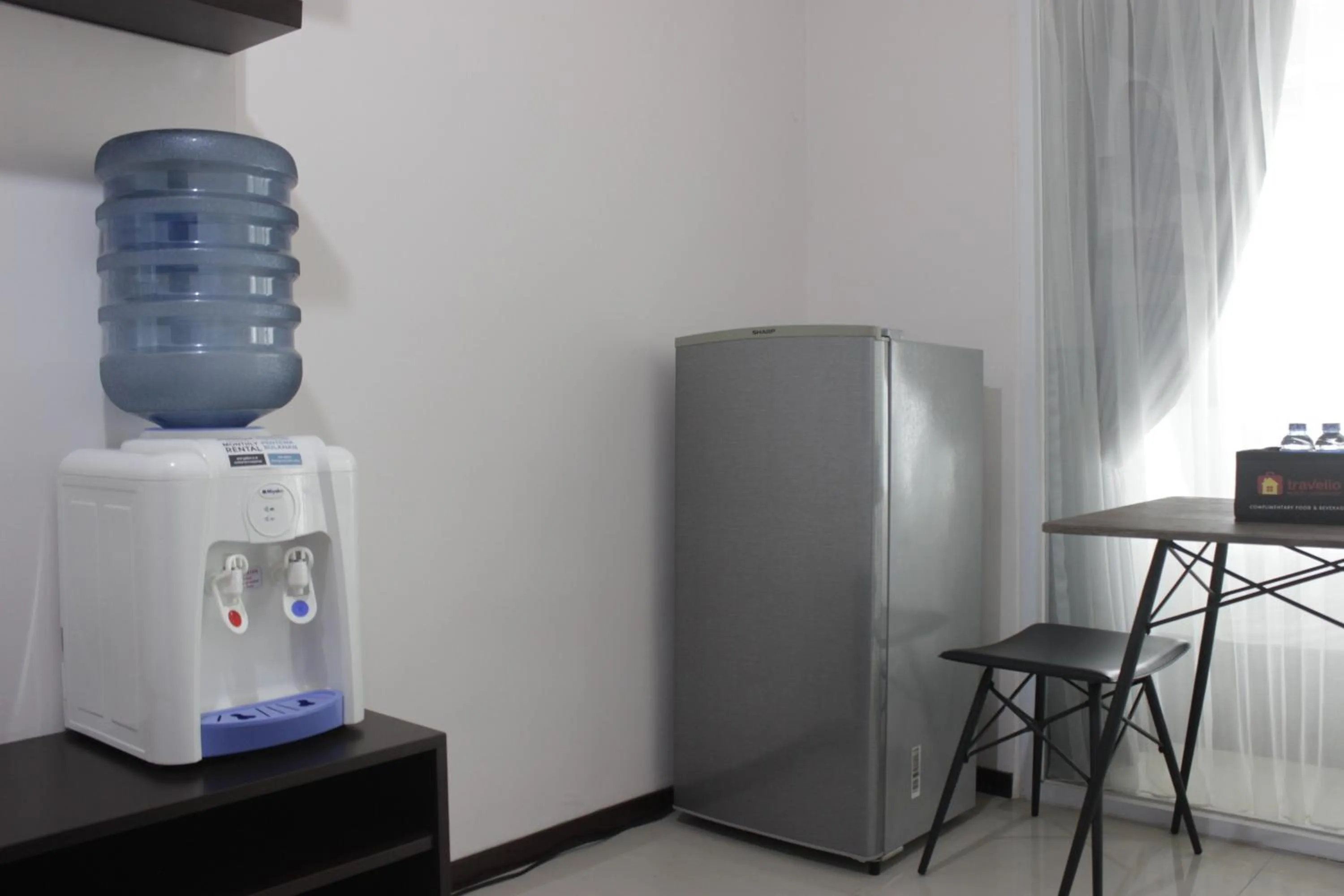 Artistic 1BR Apartment at Gateway Pasteur near Exit Toll Pasteur By Travelio