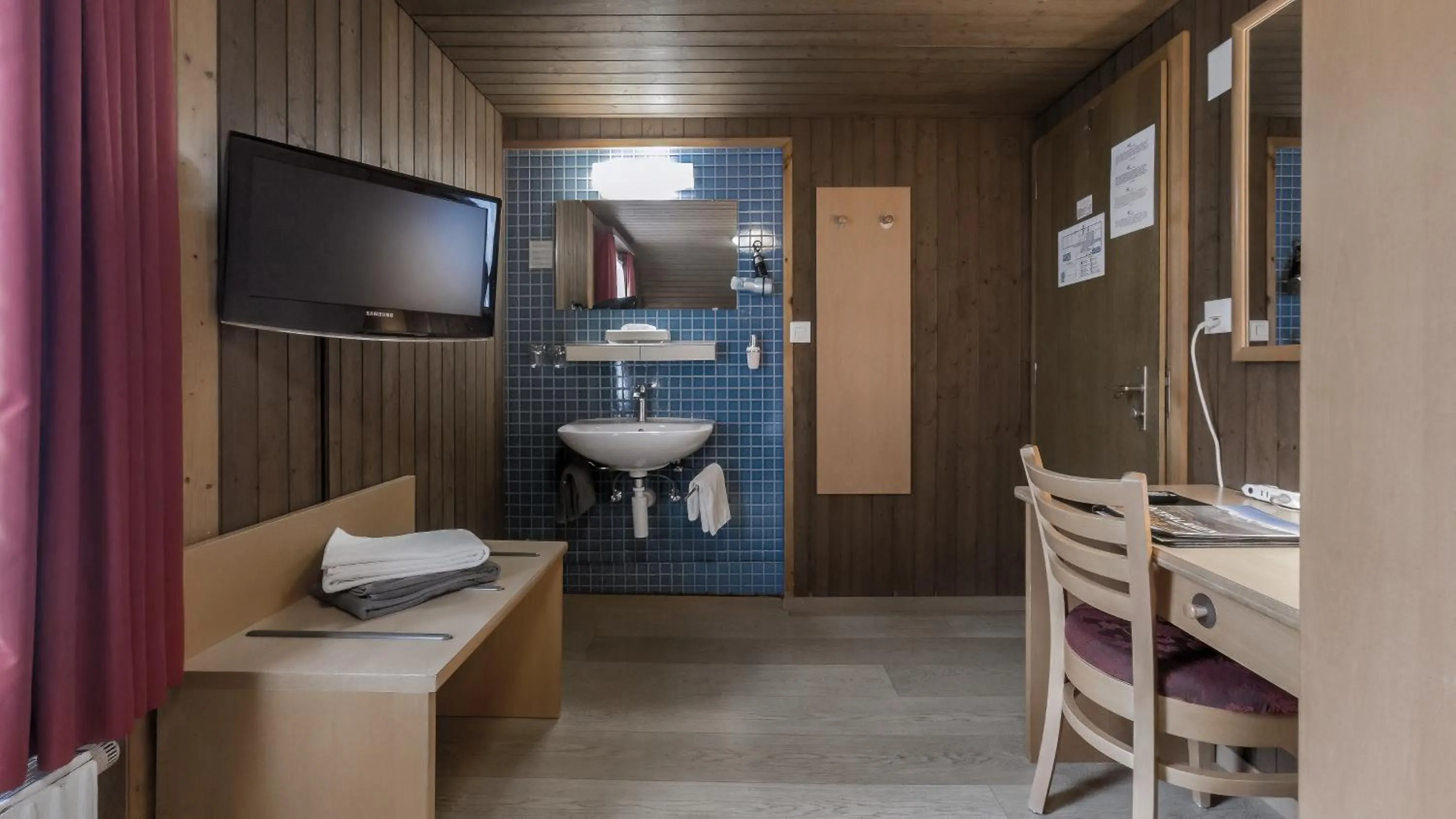 Photo of the whole room in Hotel Rössli