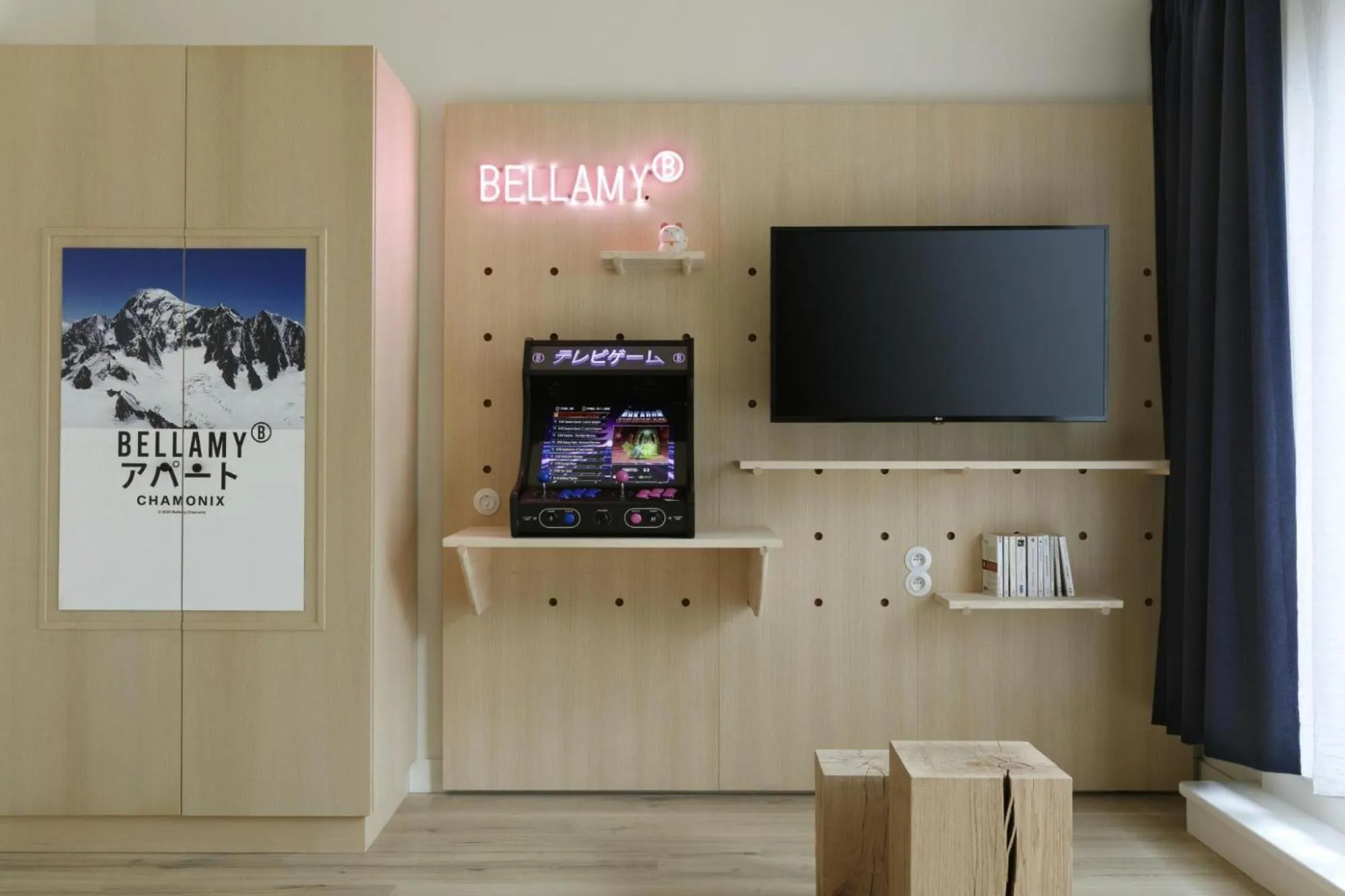 TV and multimedia in Appart'hôtel Bellamy Chamonix