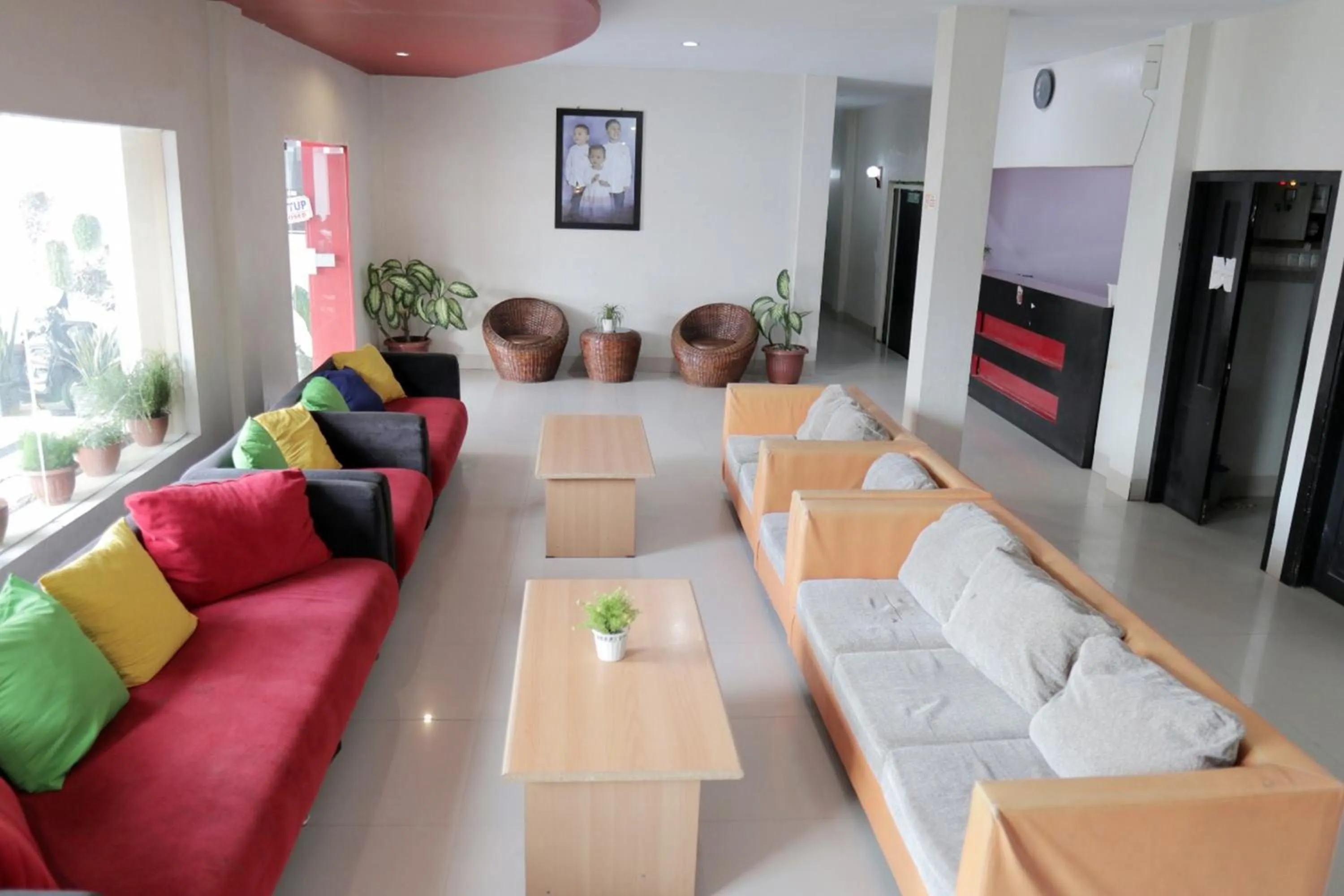 Lobby or reception in RedDoorz @ Pasangkayu Mamuju Utara