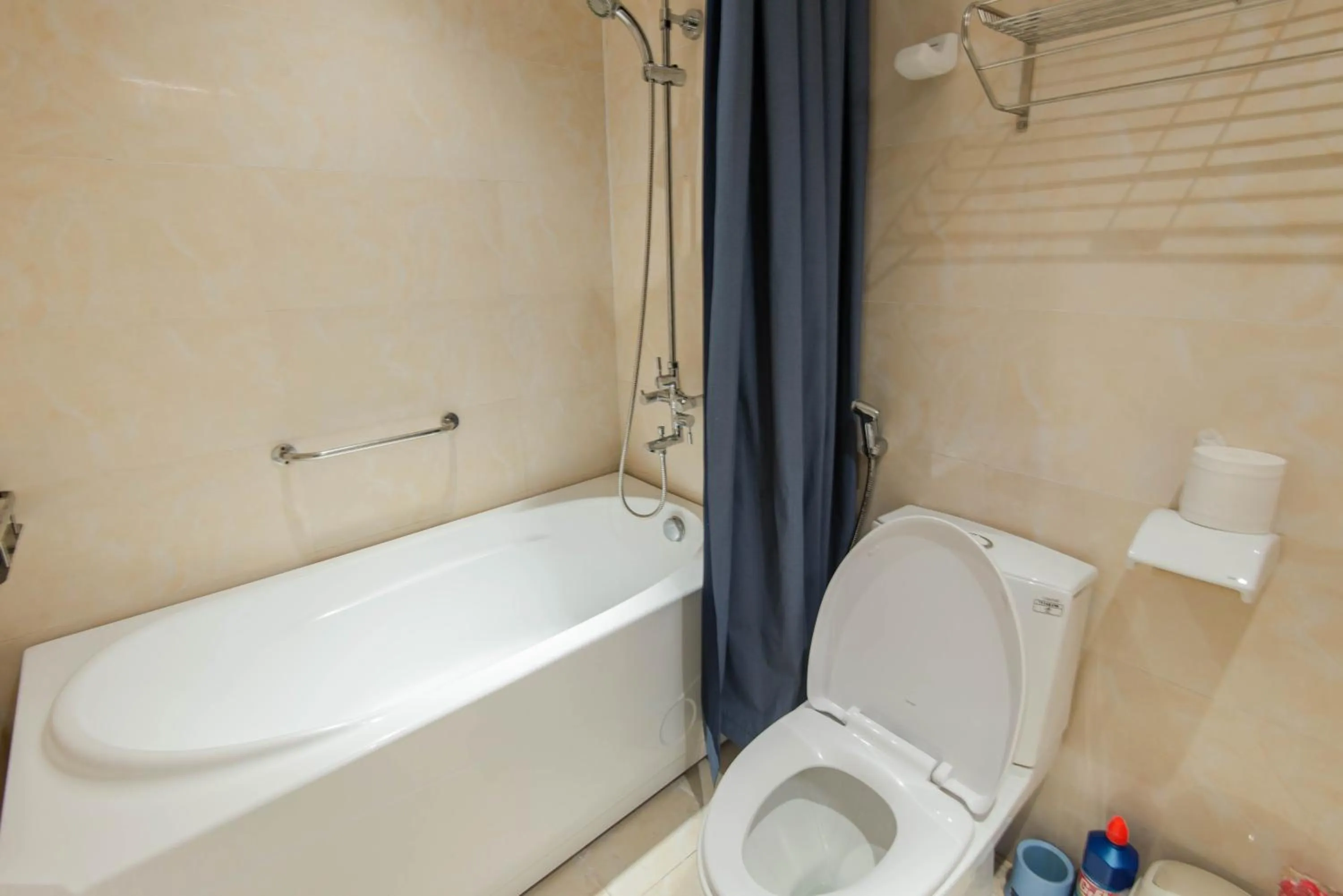 Shower in 22HOUSING 48 Phan Kế Bính