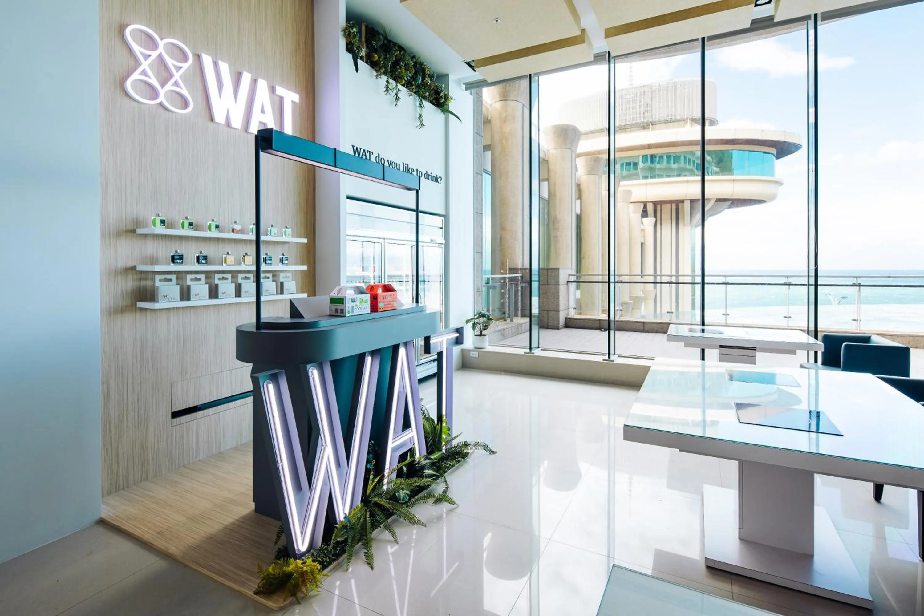 Restaurant/places to eat in H Resort