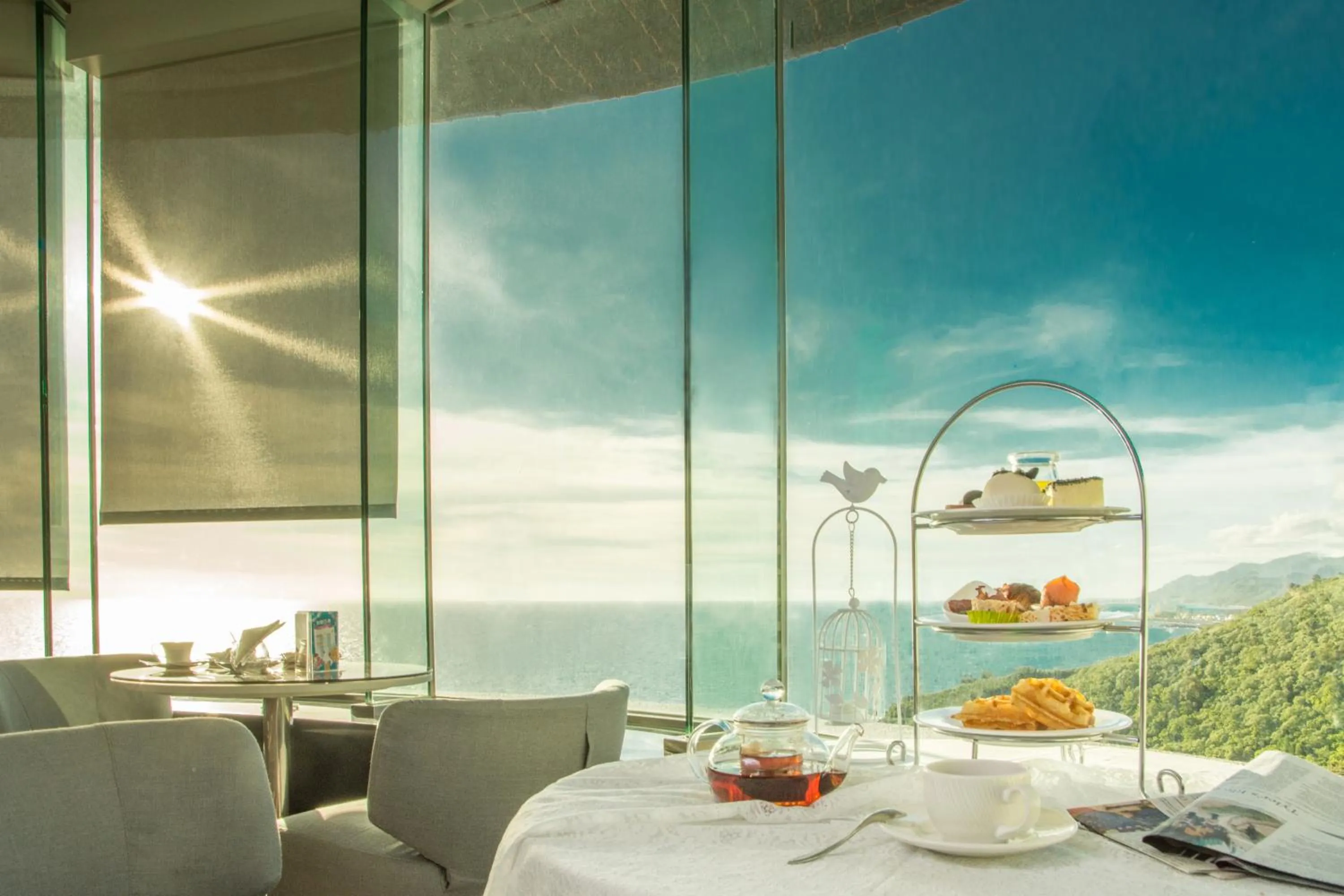 Restaurant/places to eat in H Resort