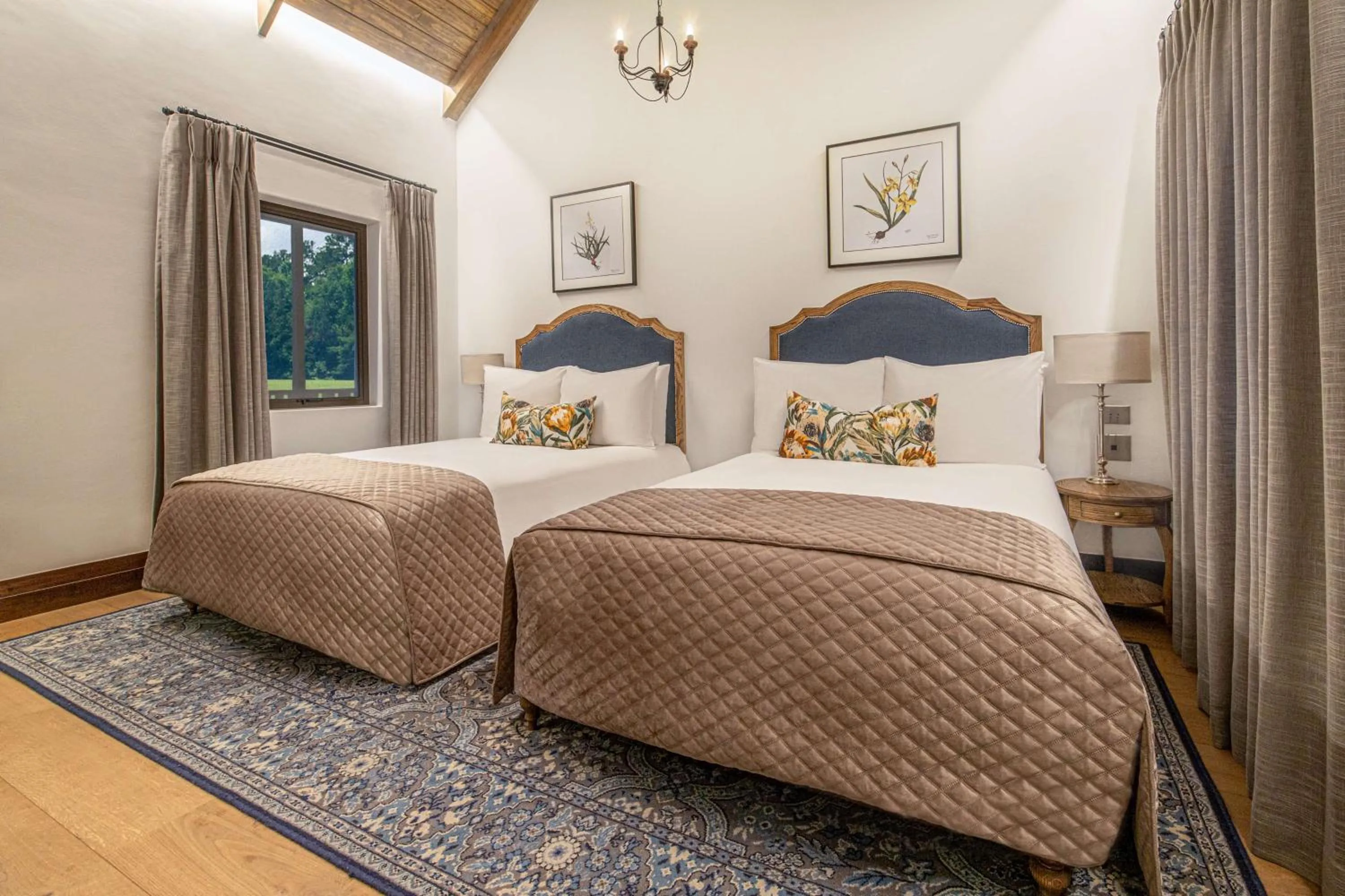 Photo of the whole room, Bed in Southern Sun de Wagen