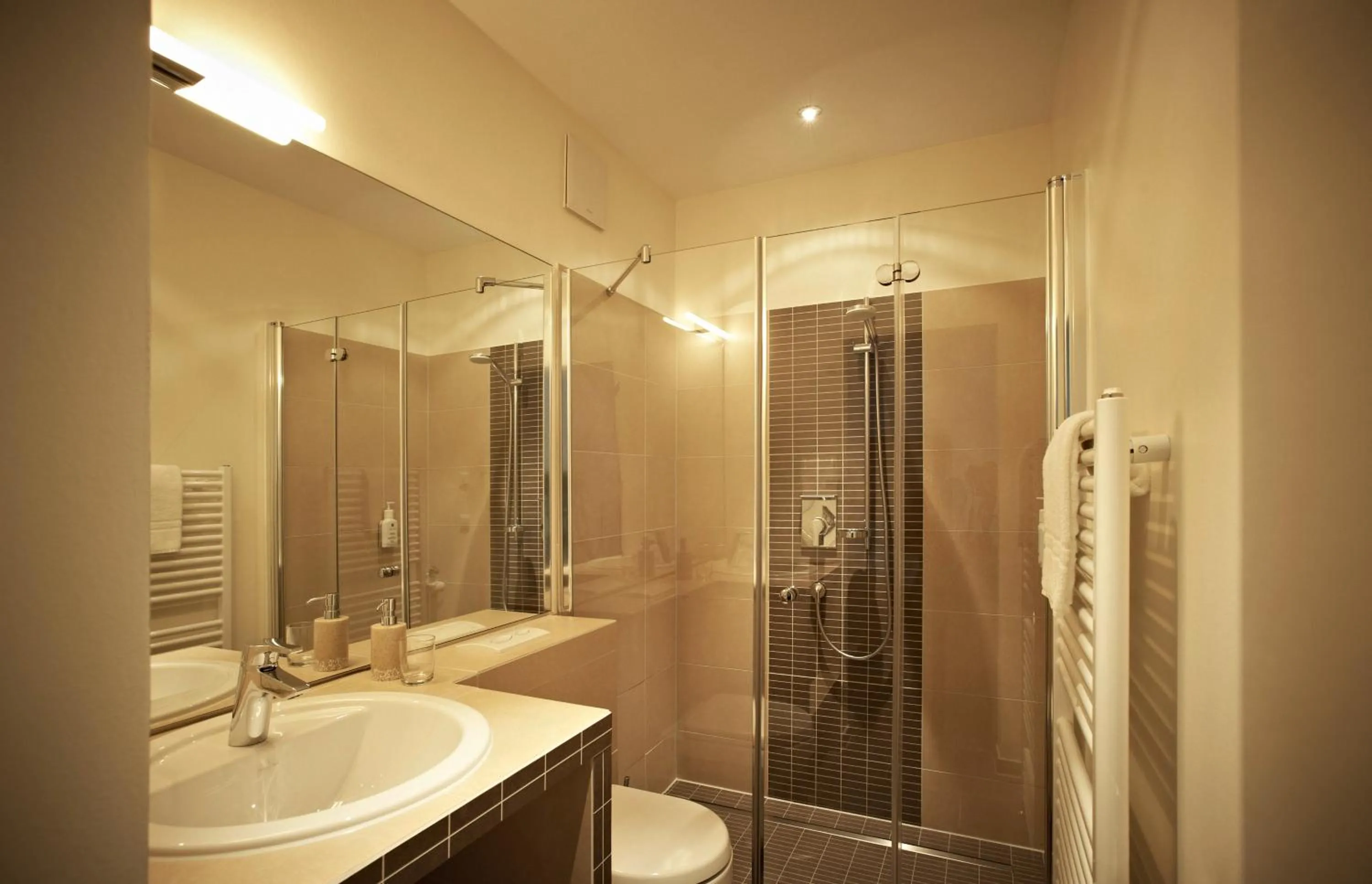 Bathroom in Hotel Am Helmwartsturm