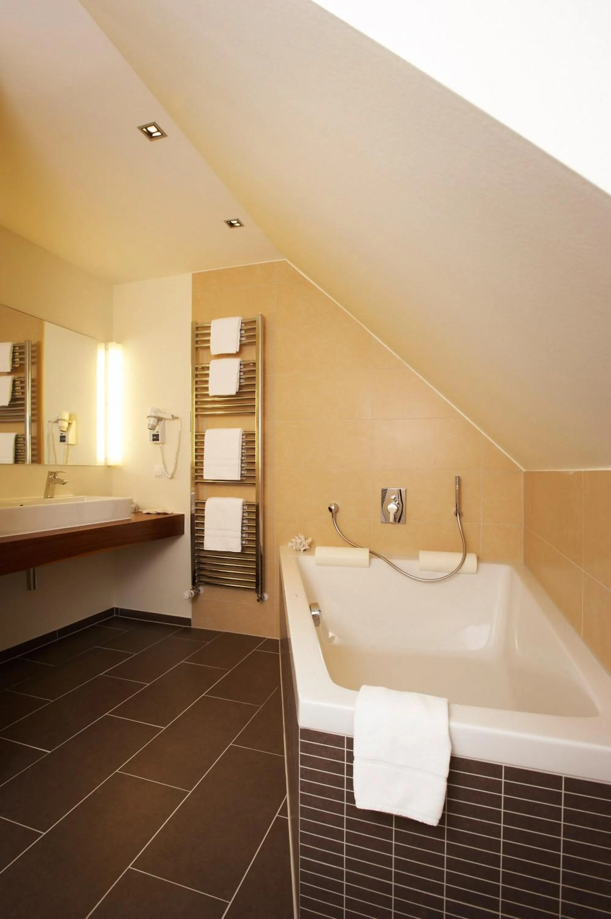 Bathroom in Hotel Am Helmwartsturm