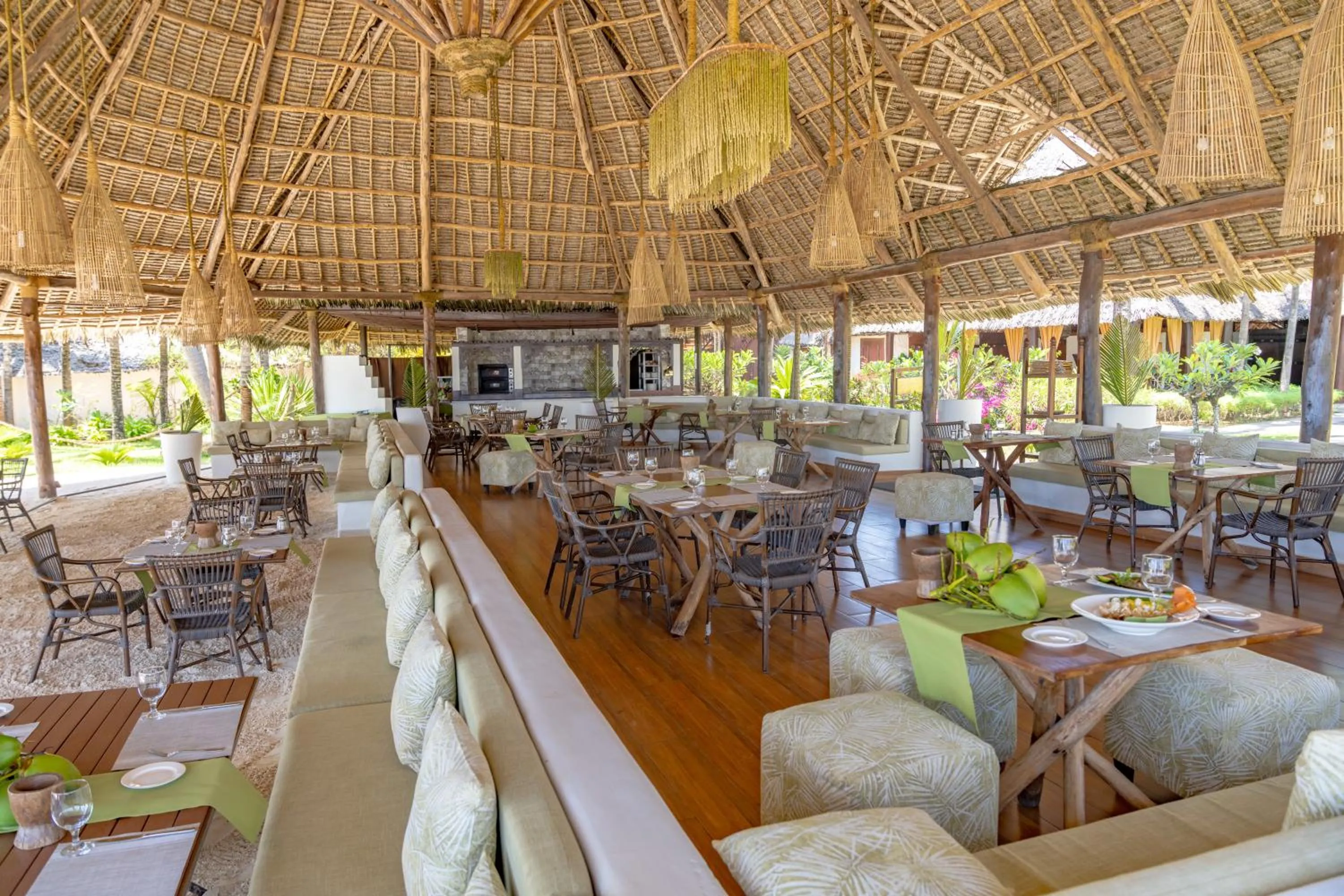 Restaurant/places to eat in Breezes Beach Club and Spa