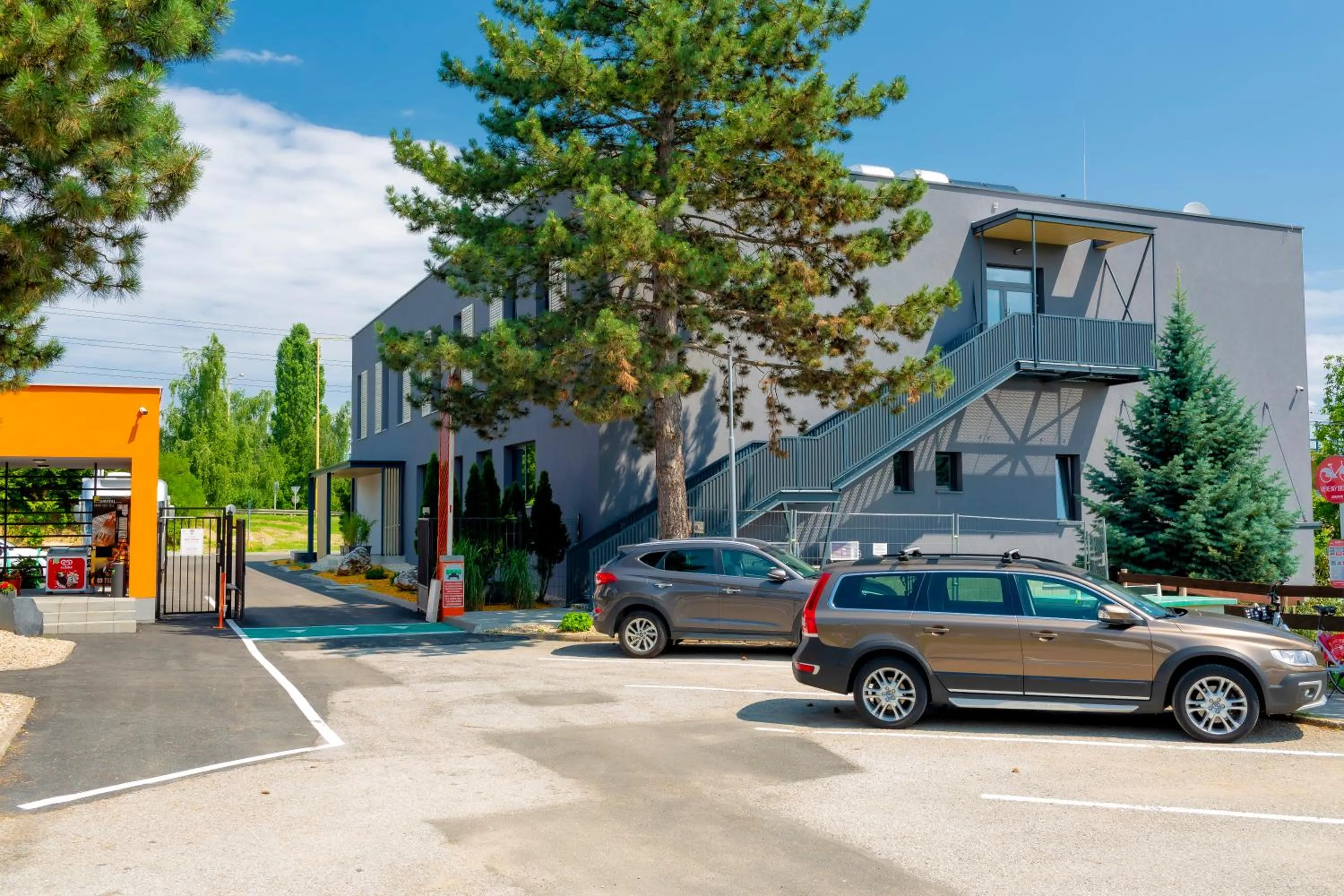 Property building in Hotel & Restaurant Barca