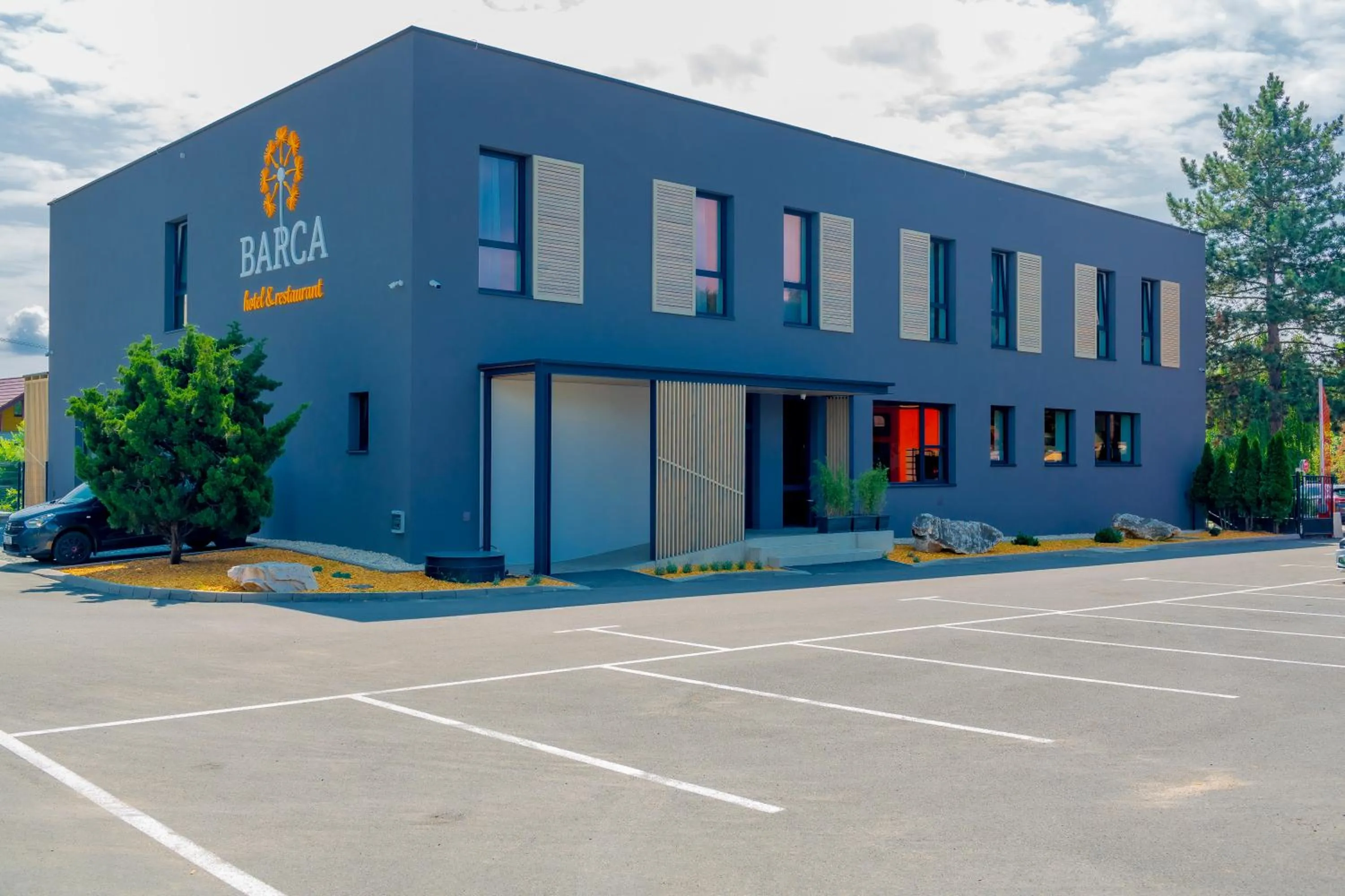 Property building in Hotel & Restaurant Barca