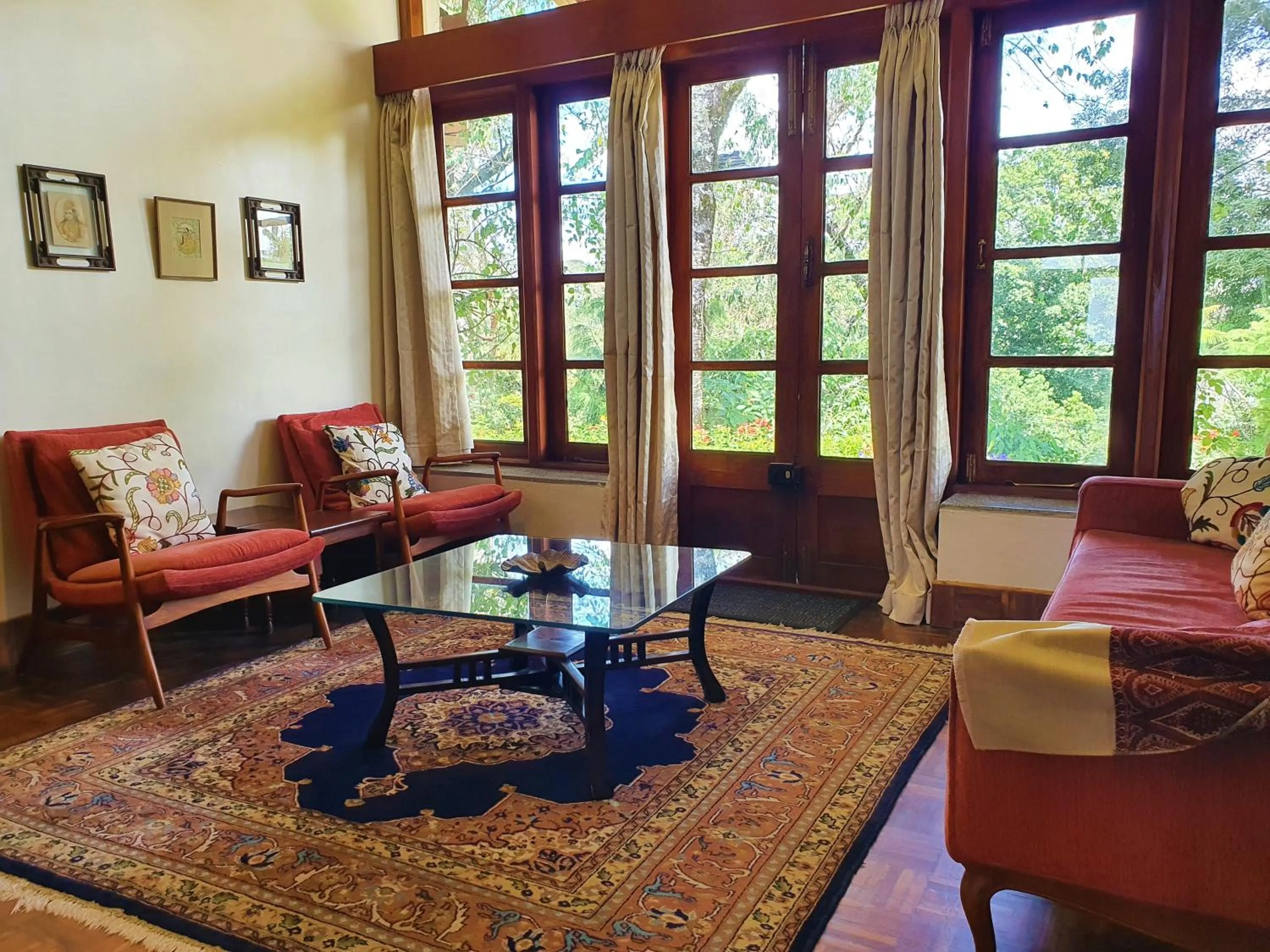 Seating area in Onondaga Kodaikanal