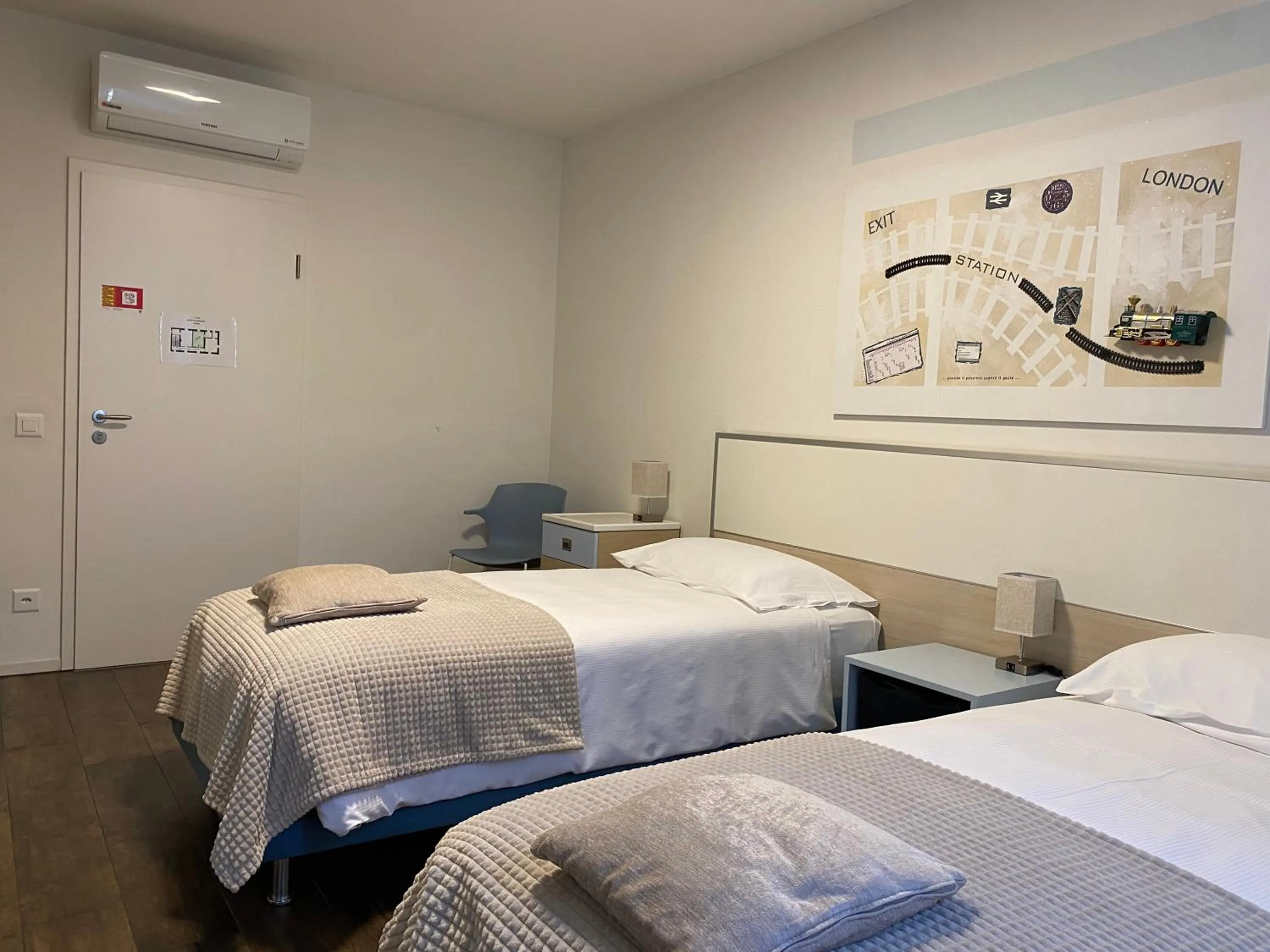 Bedroom, Bed in Albergo Ristorante Stazione Balerna