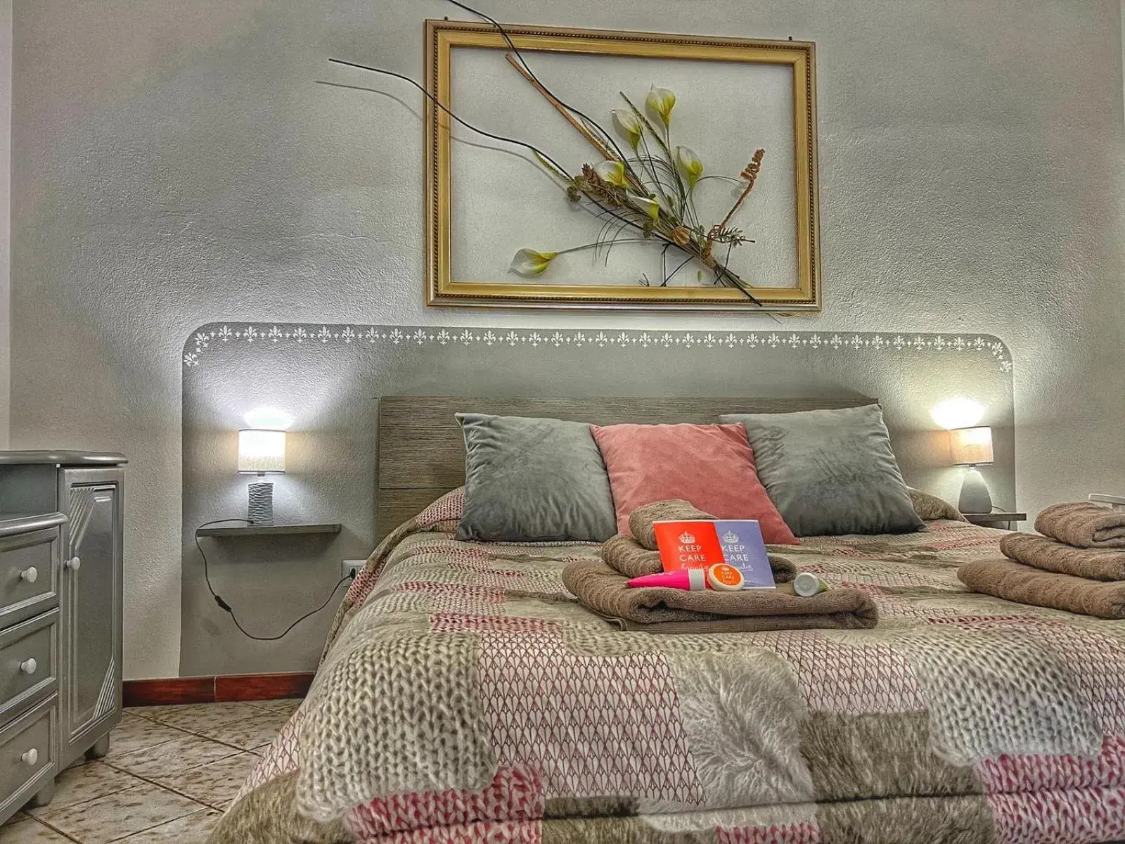 Triple Room with Private Bathroom in B&B SHARDANA Triple Room with Private Bathroom in B&B SHARDANA