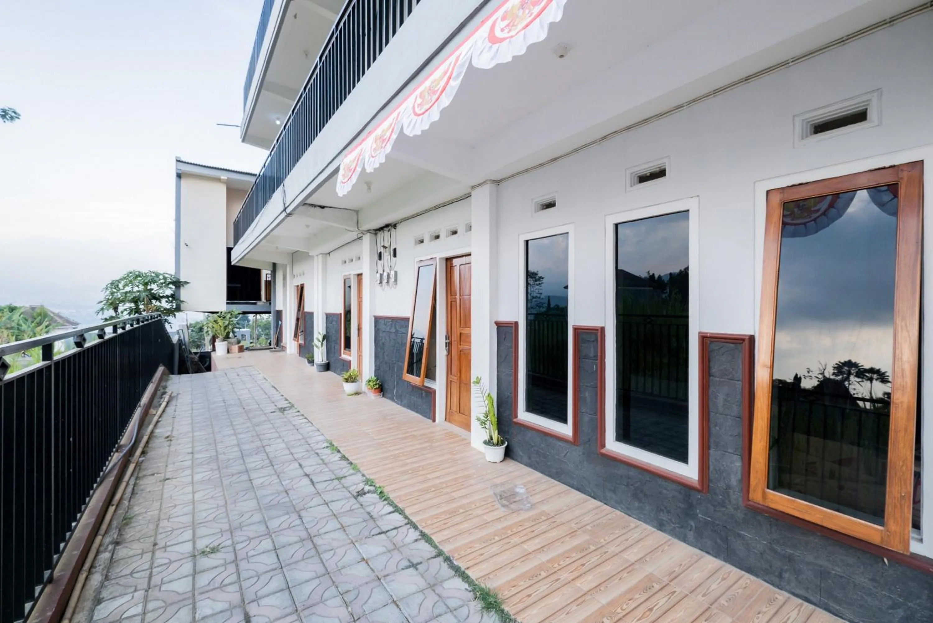 Property building in RedDoorz at Omahku Guest House Batu
