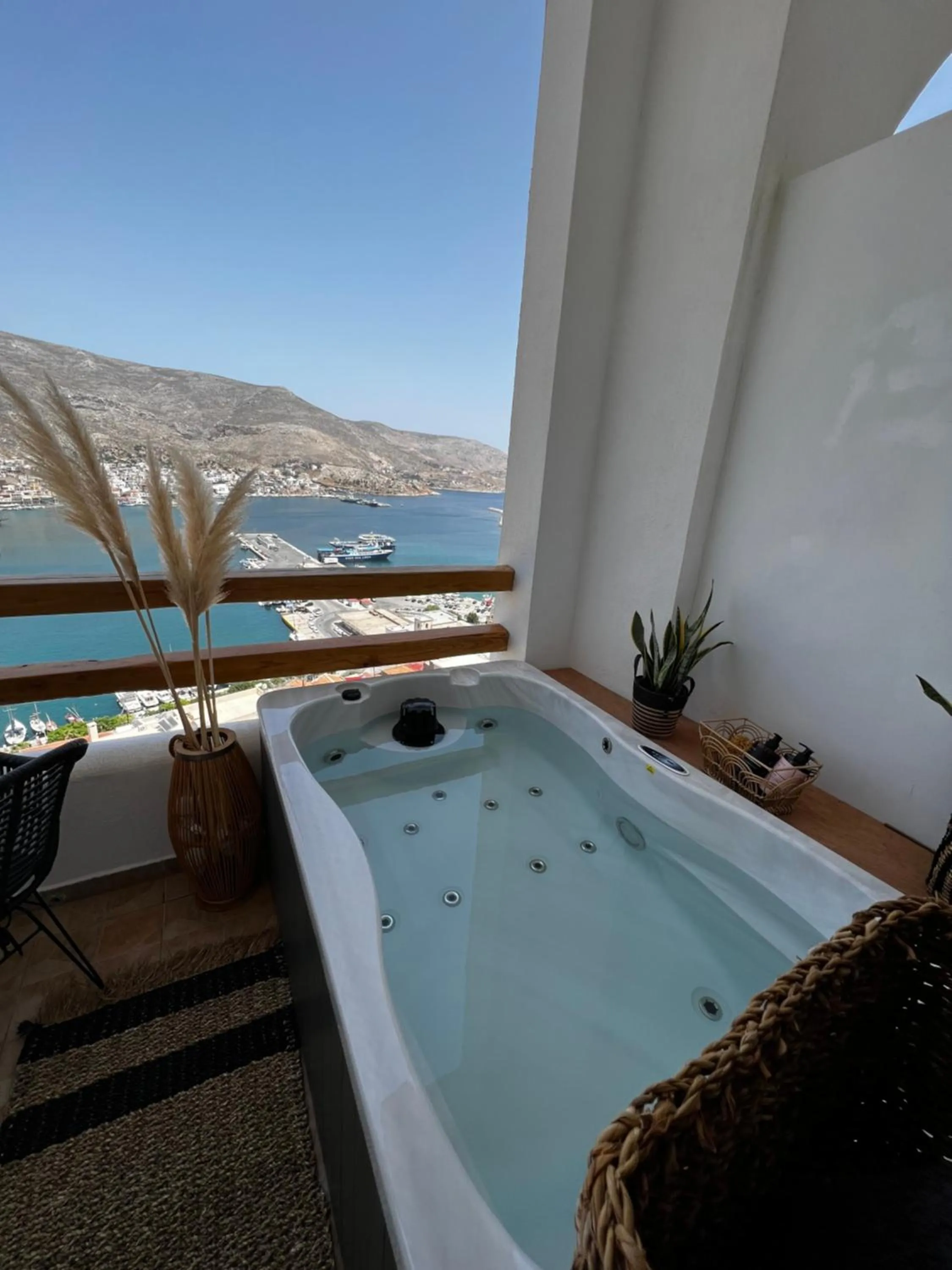 Hot Tub in Spongia Apartments Kalymnos